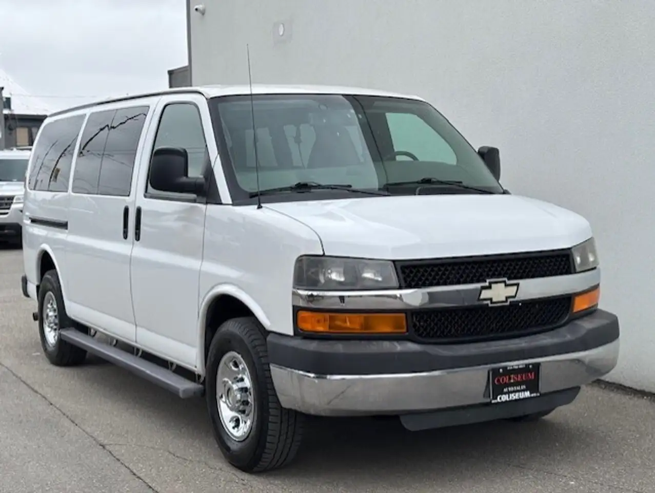 Chevrolet Express Passenger снимка Chevrolet Express Passenger