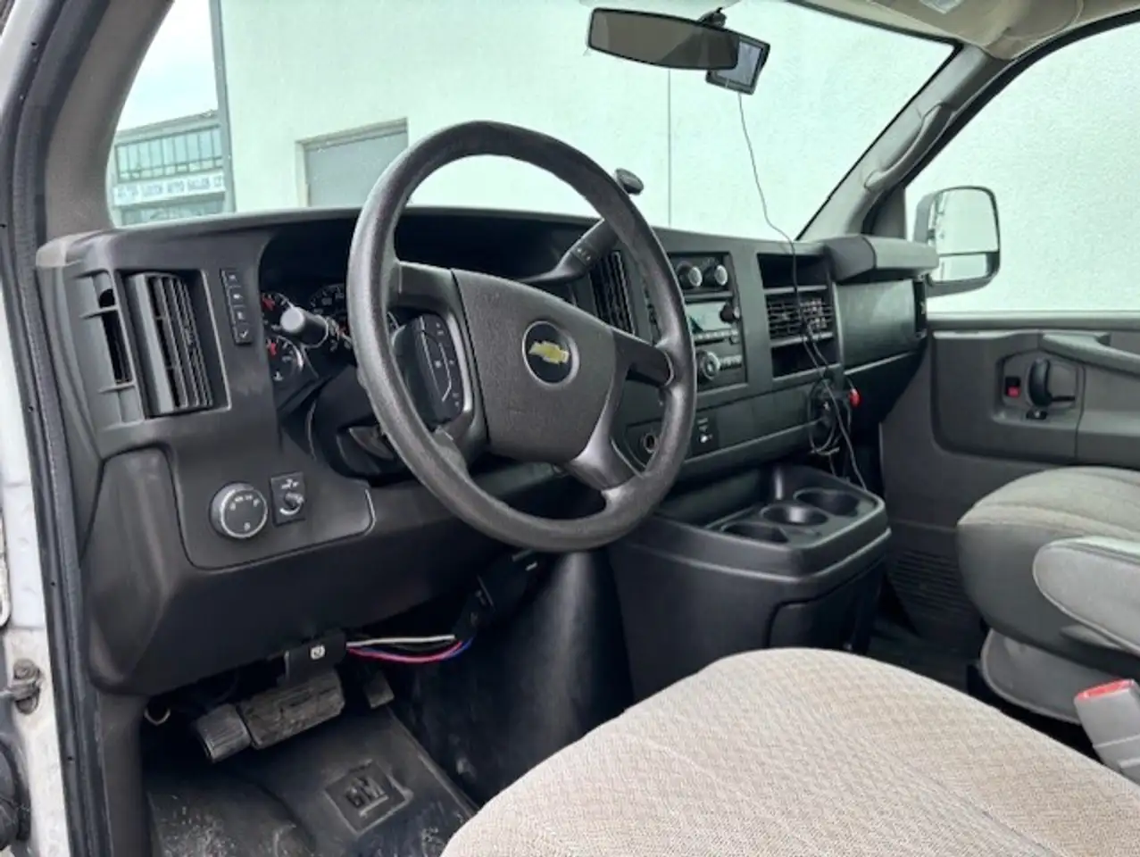Chevrolet Express Passenger снимка Chevrolet Express Passenger