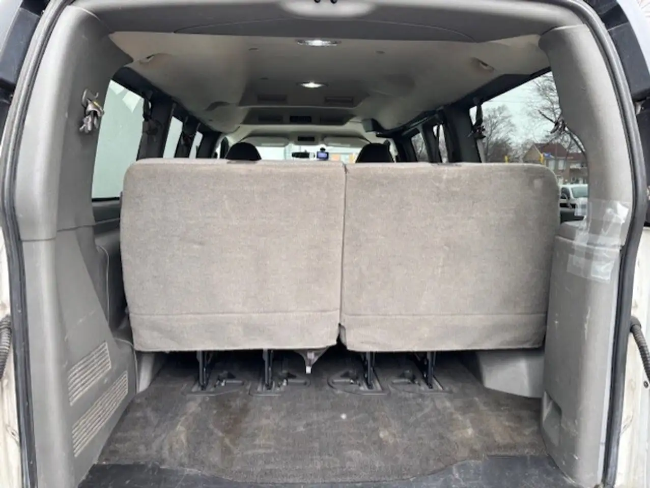 Chevrolet Express Passenger снимка Chevrolet Express Passenger