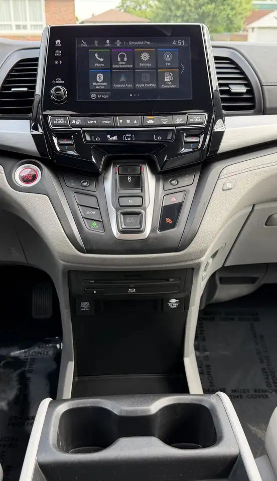 Honda Odyssey снимка Honda Odyssey