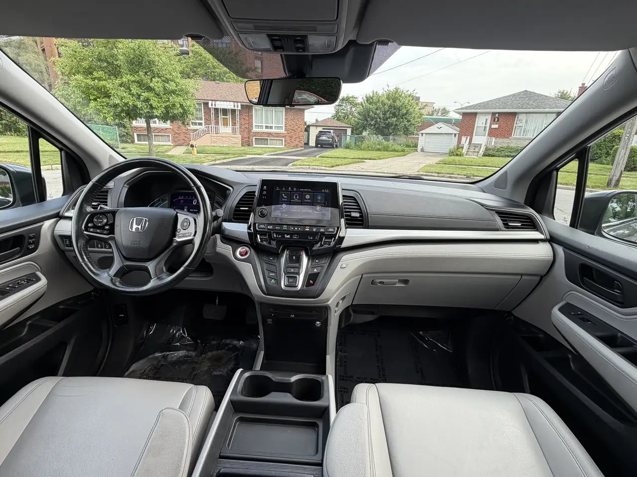 Honda Odyssey снимка Honda Odyssey