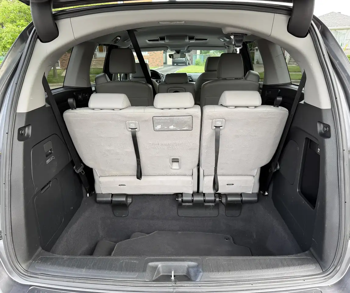 Honda Odyssey снимка Honda Odyssey