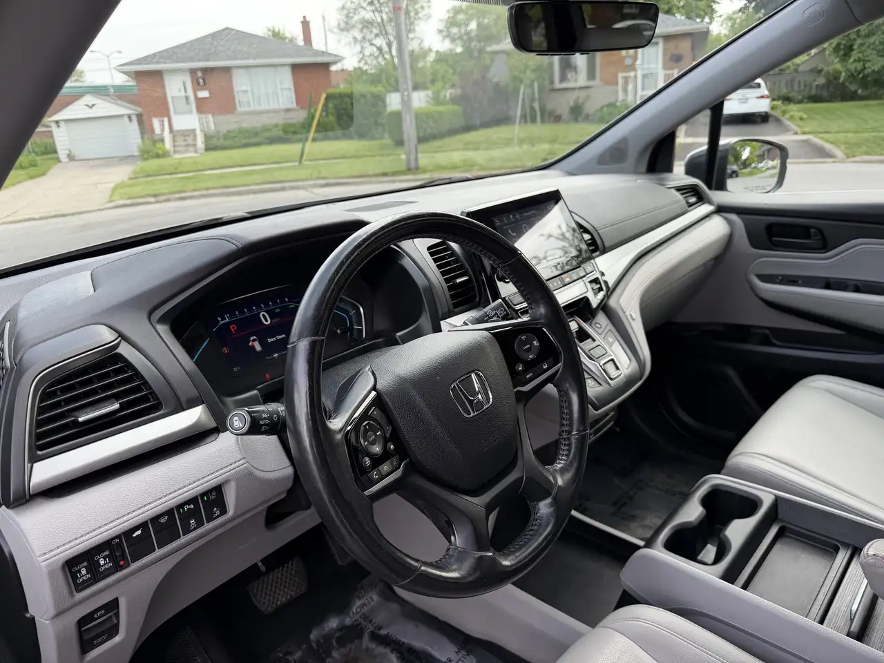 Honda Odyssey снимка Honda Odyssey