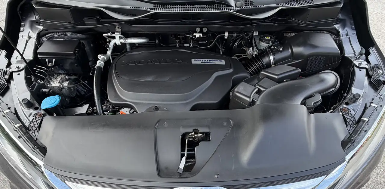 Honda Odyssey снимка Honda Odyssey