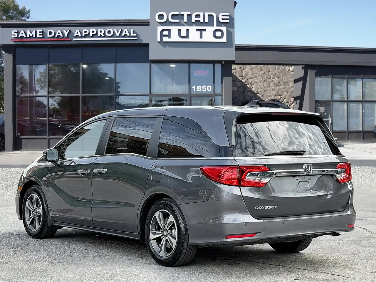 Honda Odyssey снимка Honda Odyssey