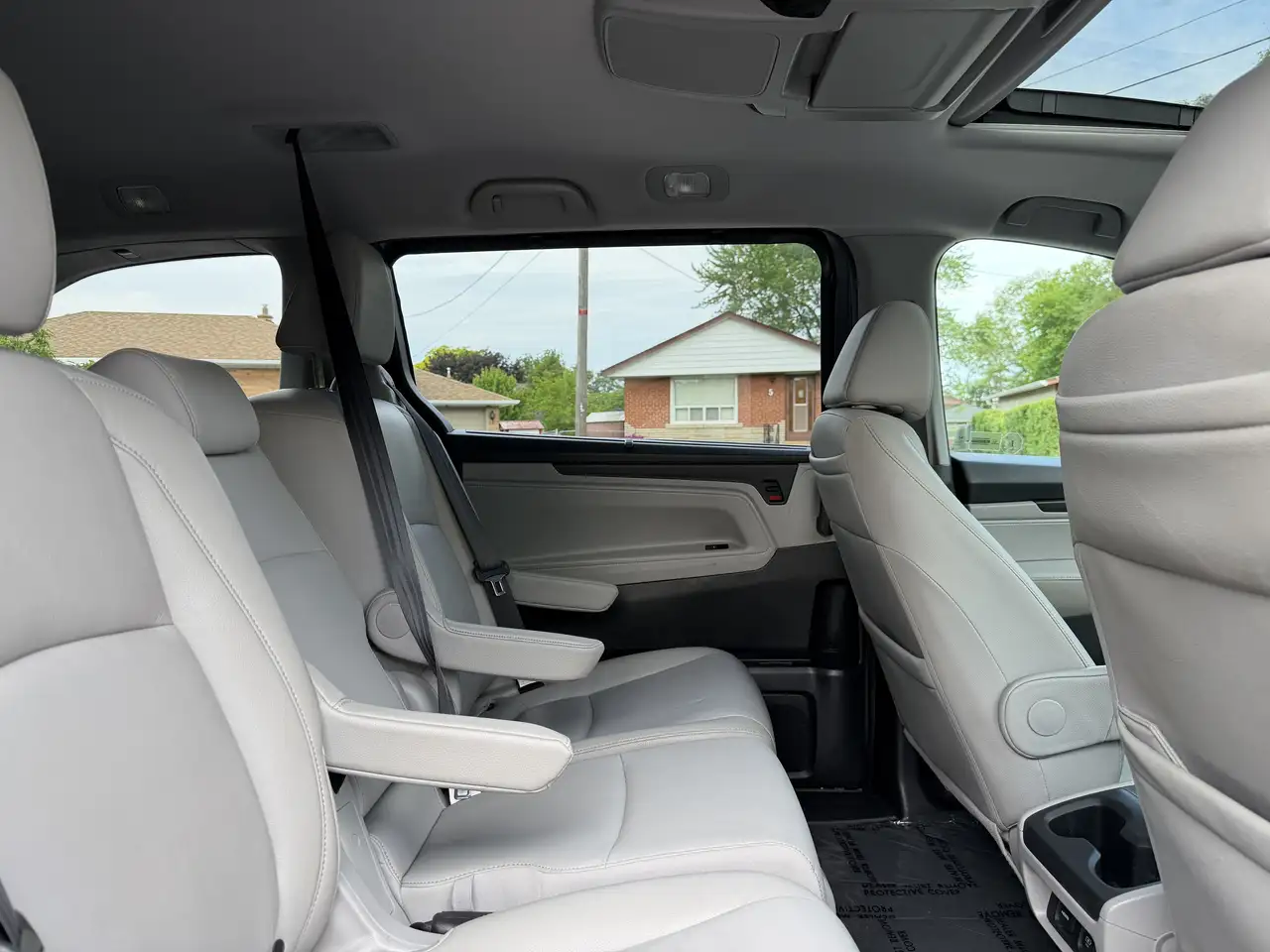 Honda Odyssey снимка Honda Odyssey