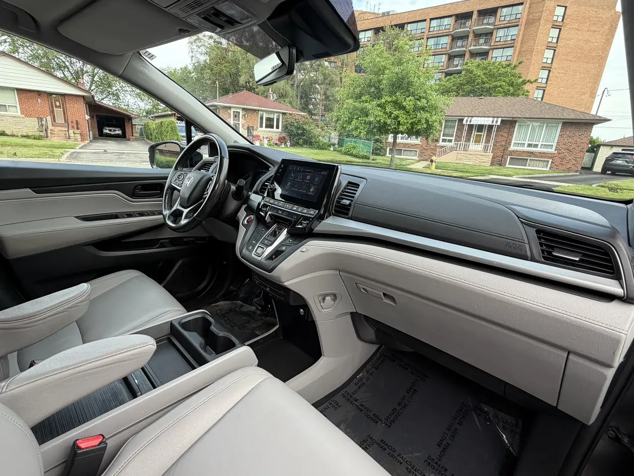 Honda Odyssey снимка Honda Odyssey