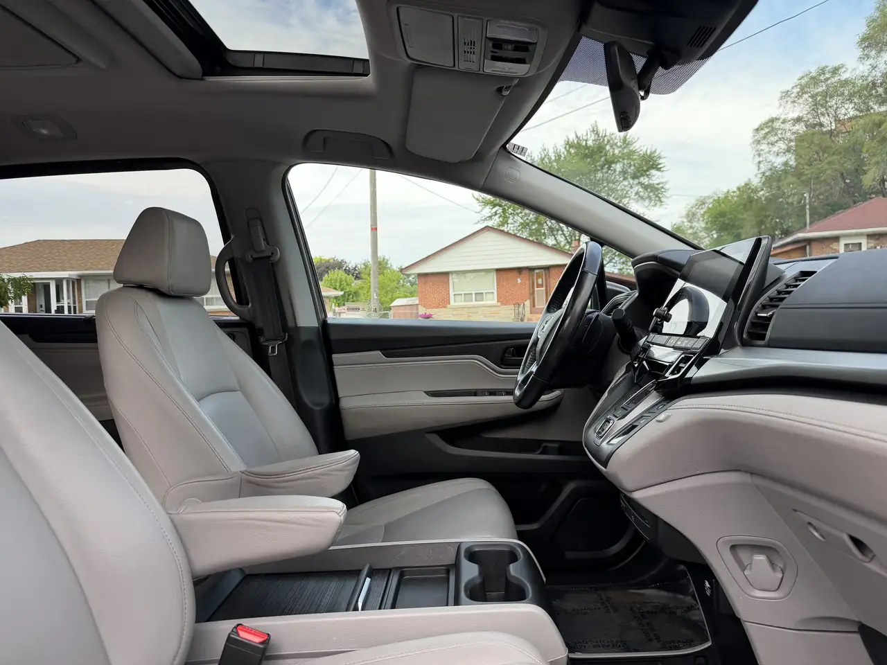 Honda Odyssey снимка Honda Odyssey