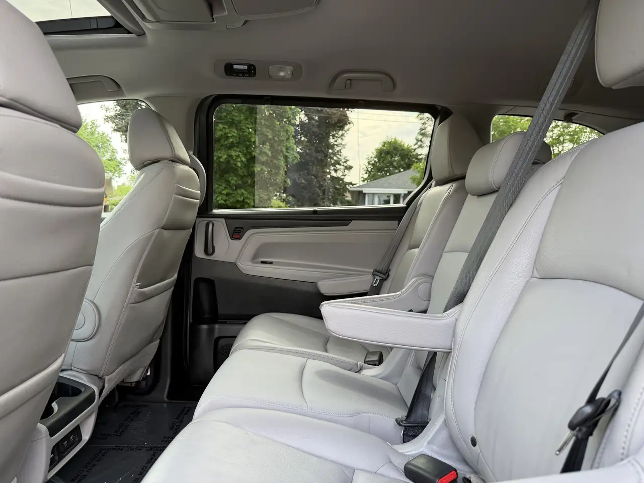 Honda Odyssey снимка Honda Odyssey