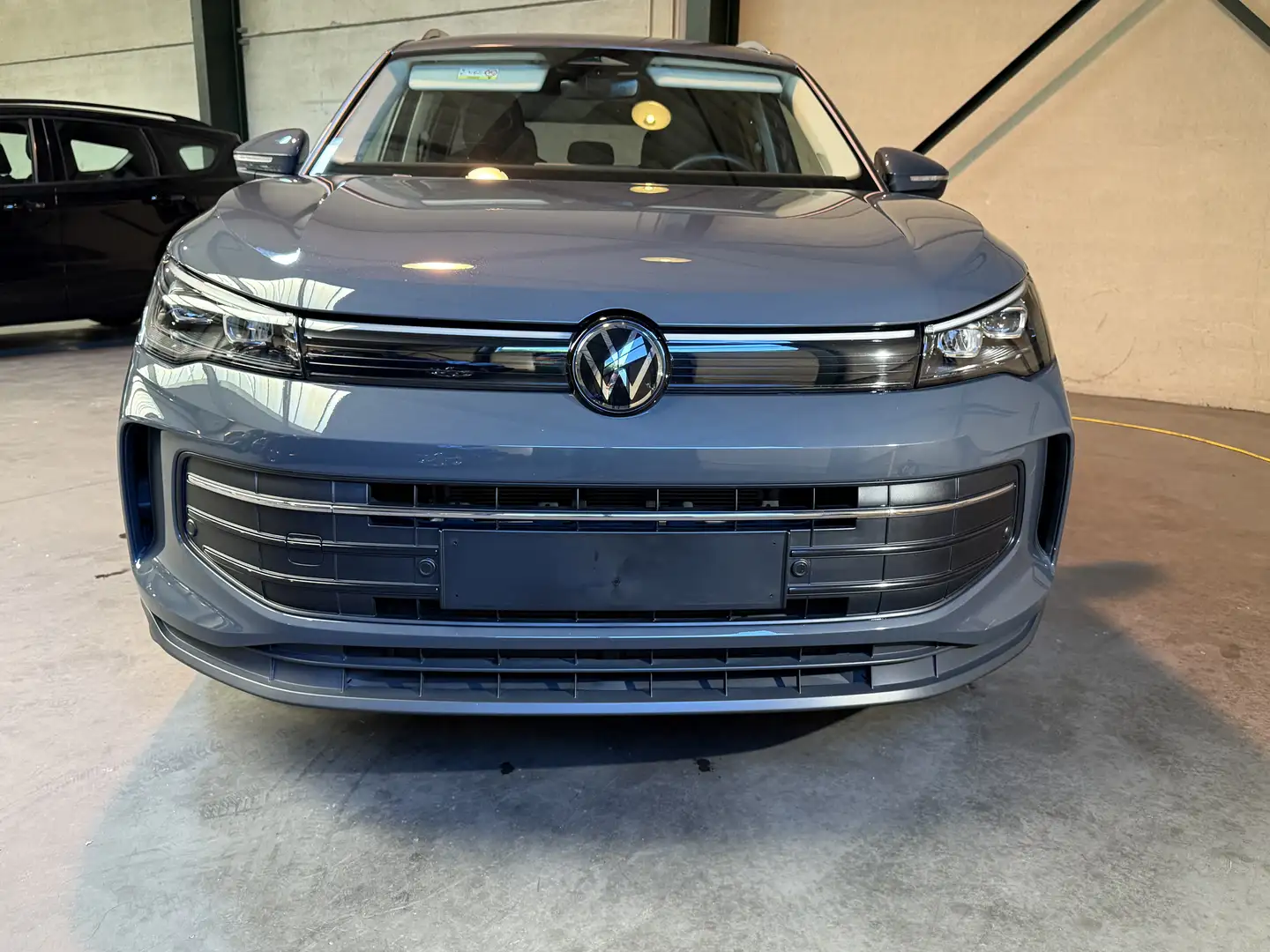 Volkswagen Tiguan Tiguan 1.5 eTSI OPF DSG NIEUW MODEL Grijs - 2