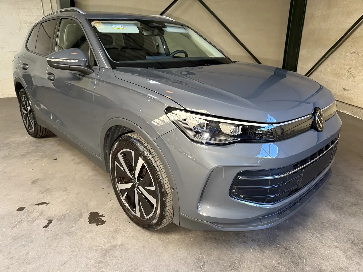 Volkswagen Tiguan Tiguan 1.5 eTSI OPF DSG NIEUW MODEL Grijs - 1