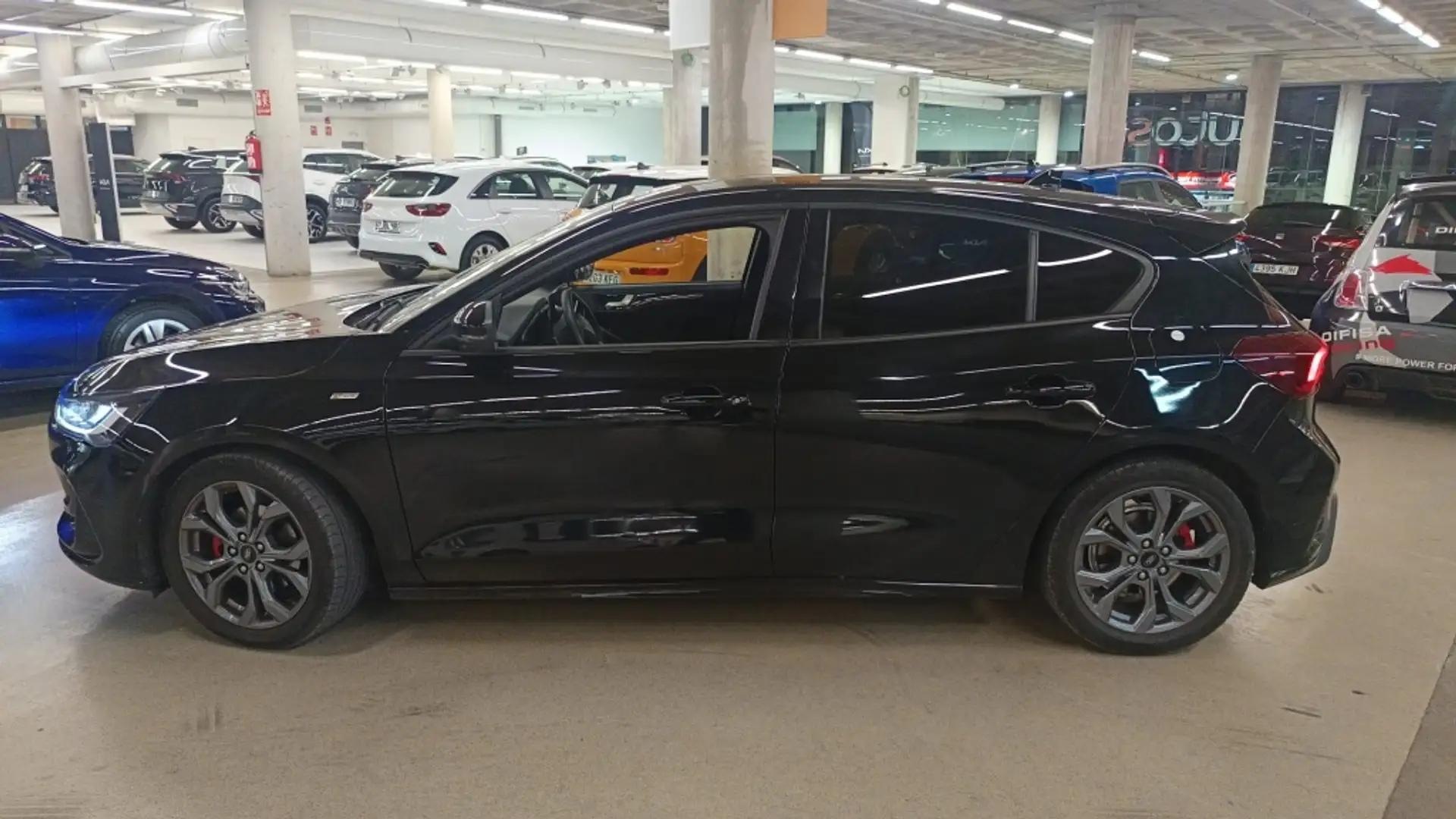 Ford Focus 1.0 Ecoboost MHEV ST-Line X 125 Schwarz - 2