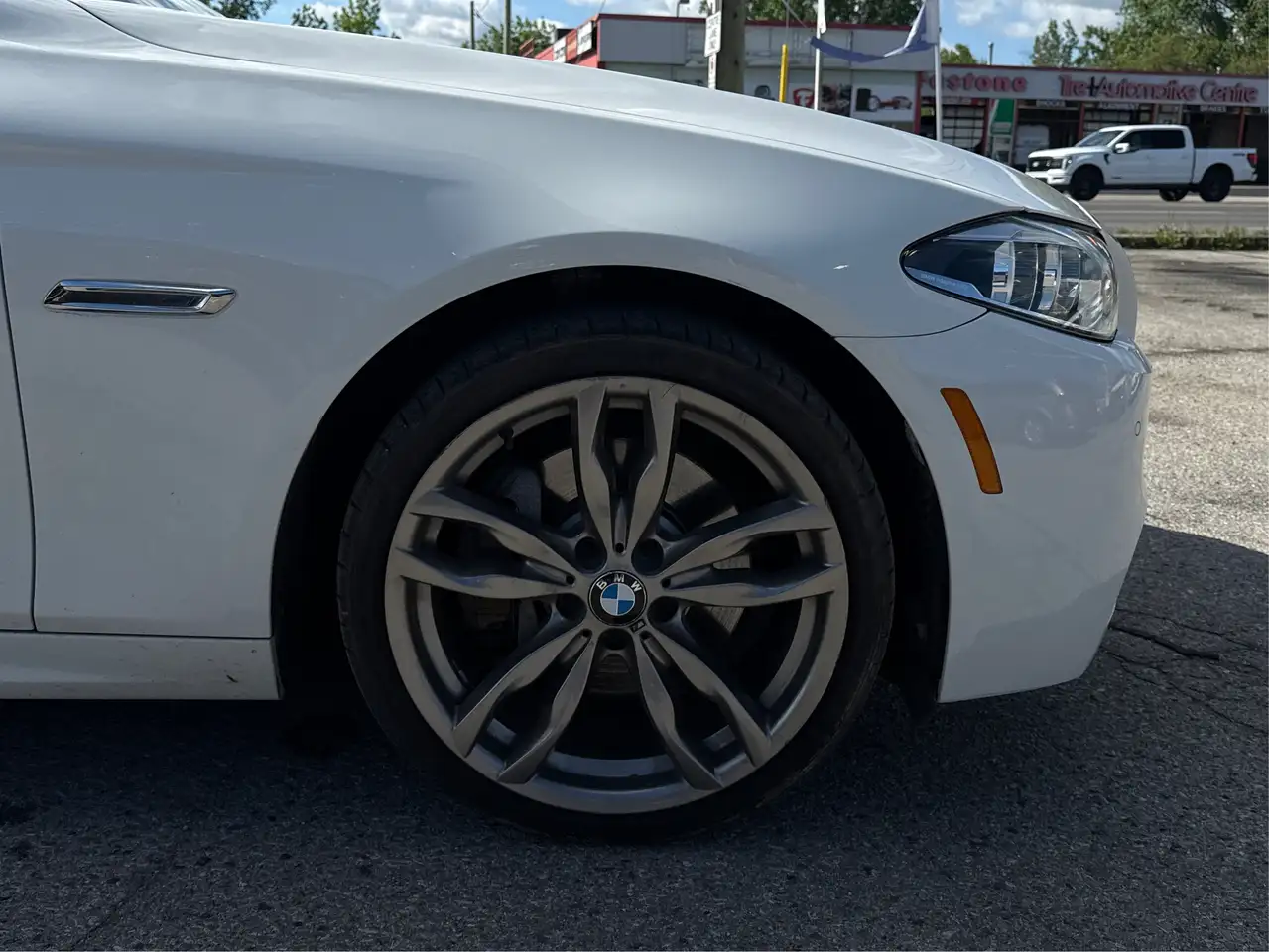 BMW 5 Series photo BMW 5 Series