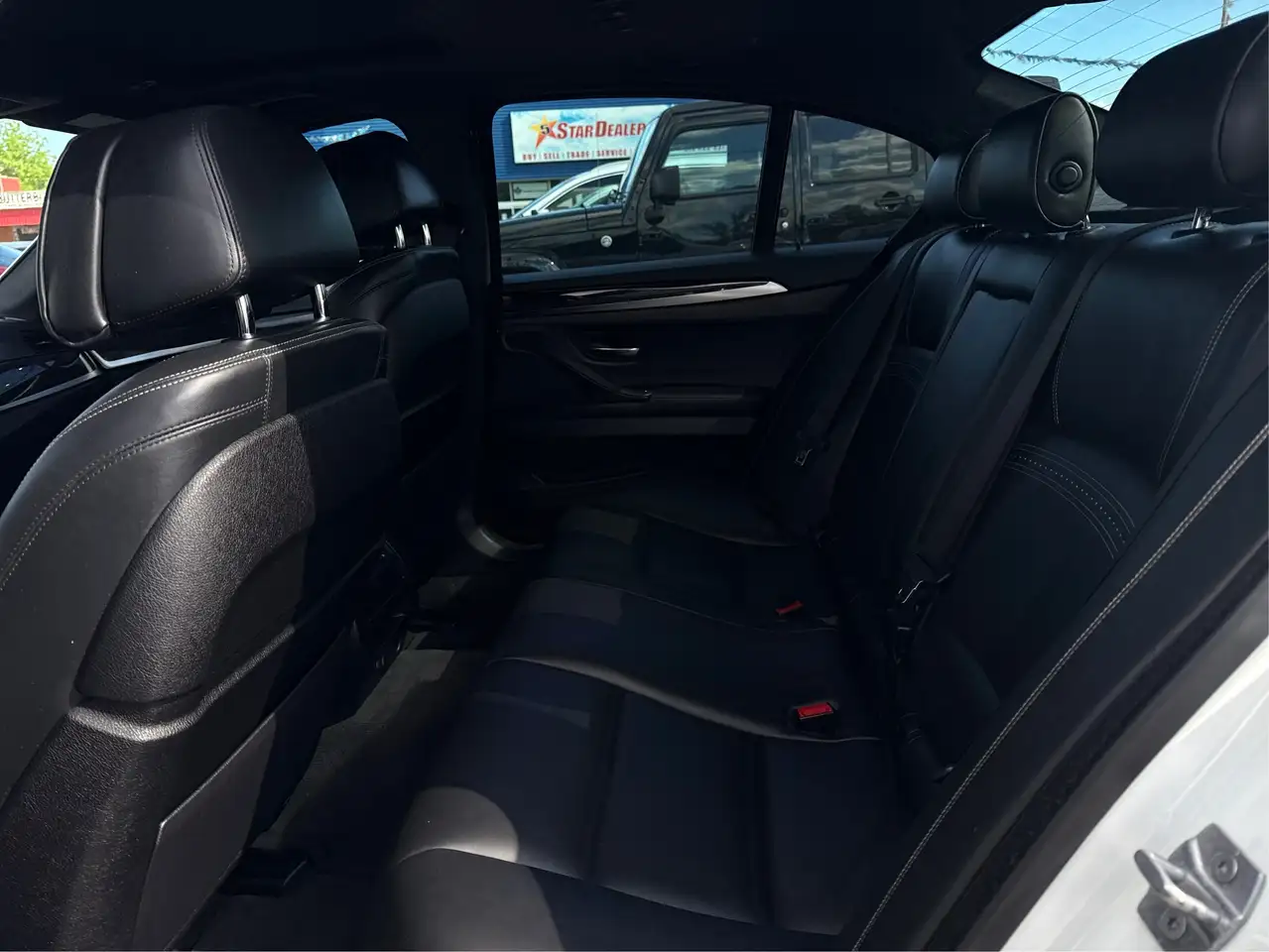 BMW 5 Series photo BMW 5 Series