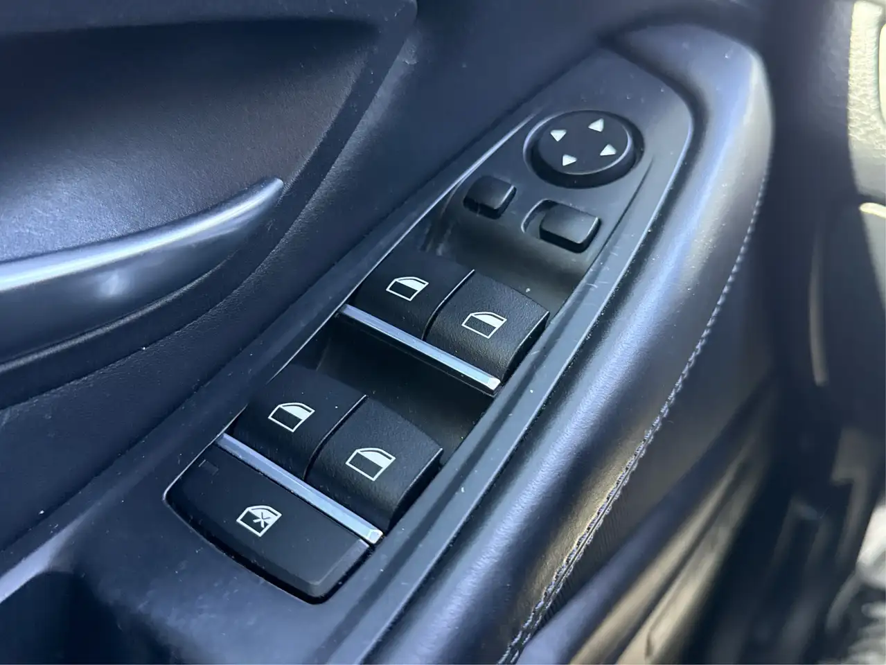 BMW 5 Series photo BMW 5 Series
