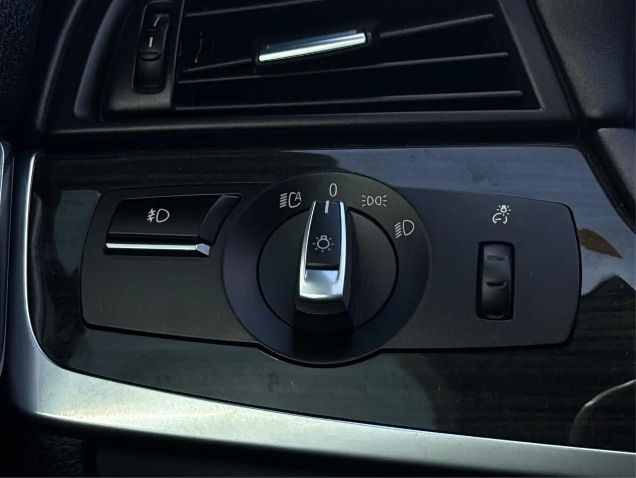 BMW 5 Series photo BMW 5 Series