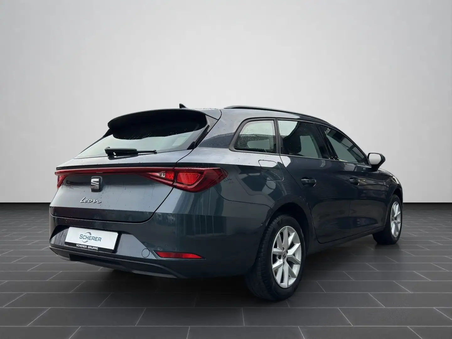 SEAT Leon Sportstourer 1.5 TSI LED EINPARKHILFE NAVI Grau - 2