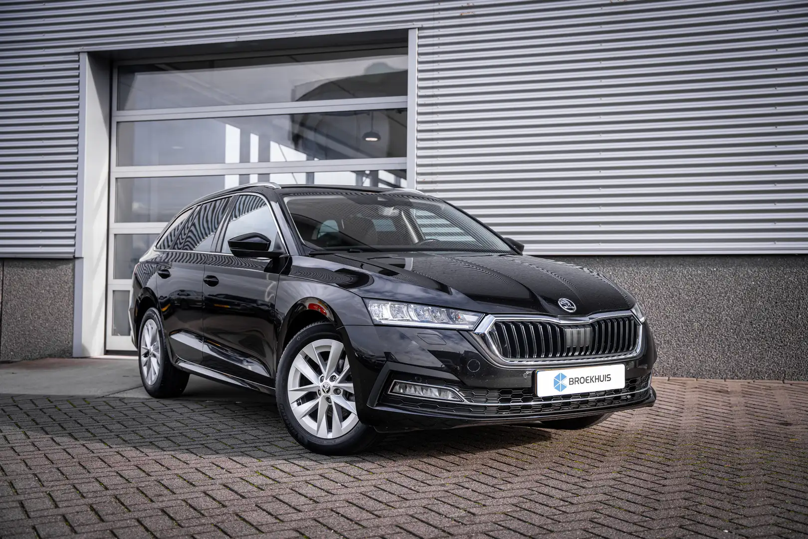 Skoda Octavia Combi 1.0 e-TSI Business Edition Plus | Elektrisch Noir - 2