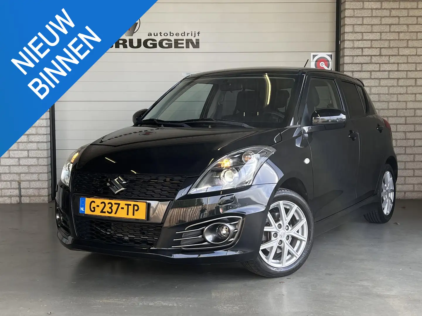 Suzuki Swift 1.6 Sport | 16" LMV | Keyless | Stoelverw. | All-i Zwart - 1