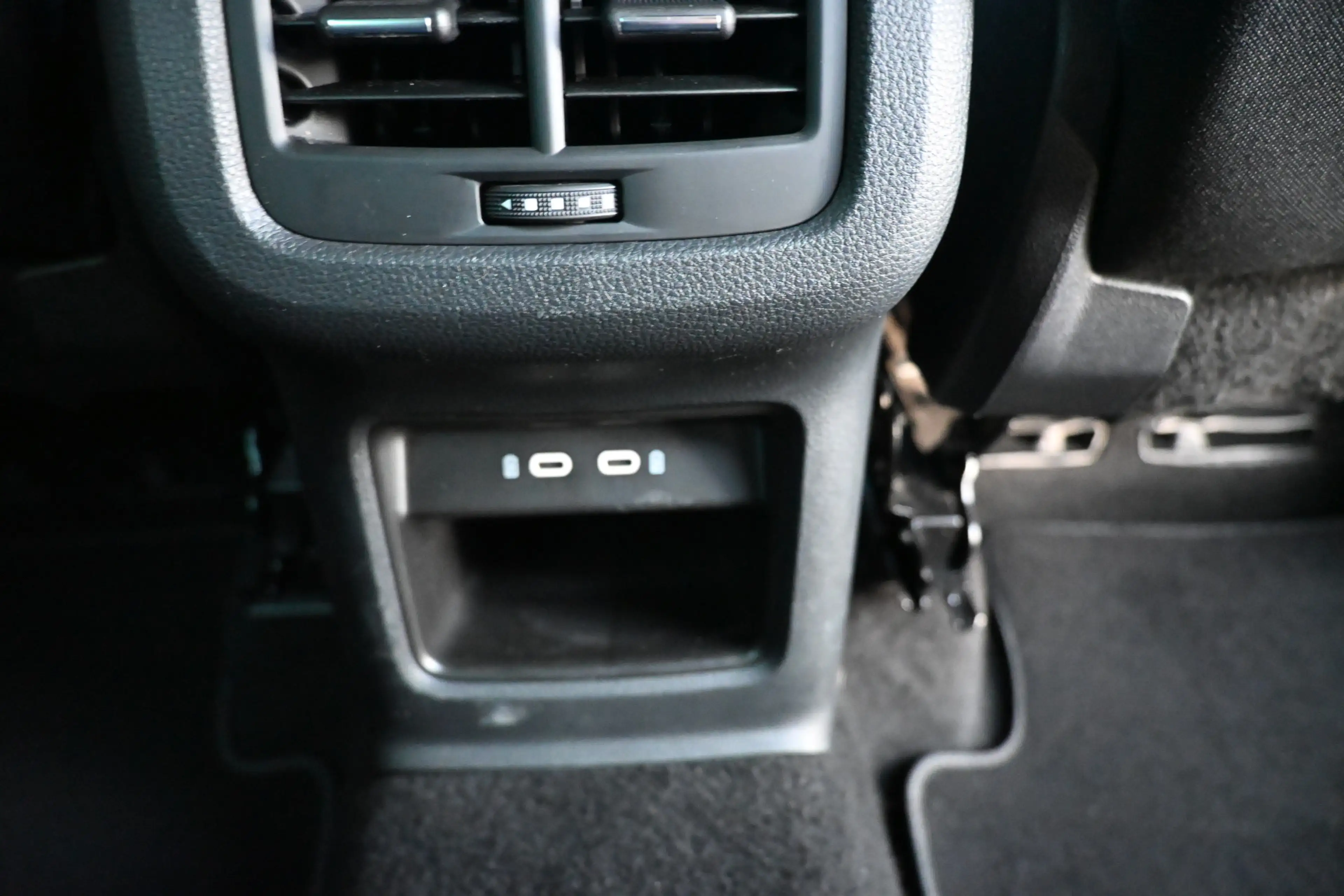 SEAT Ateca 1.0 TSI Style Business Intense trekhaak camera — photo 24