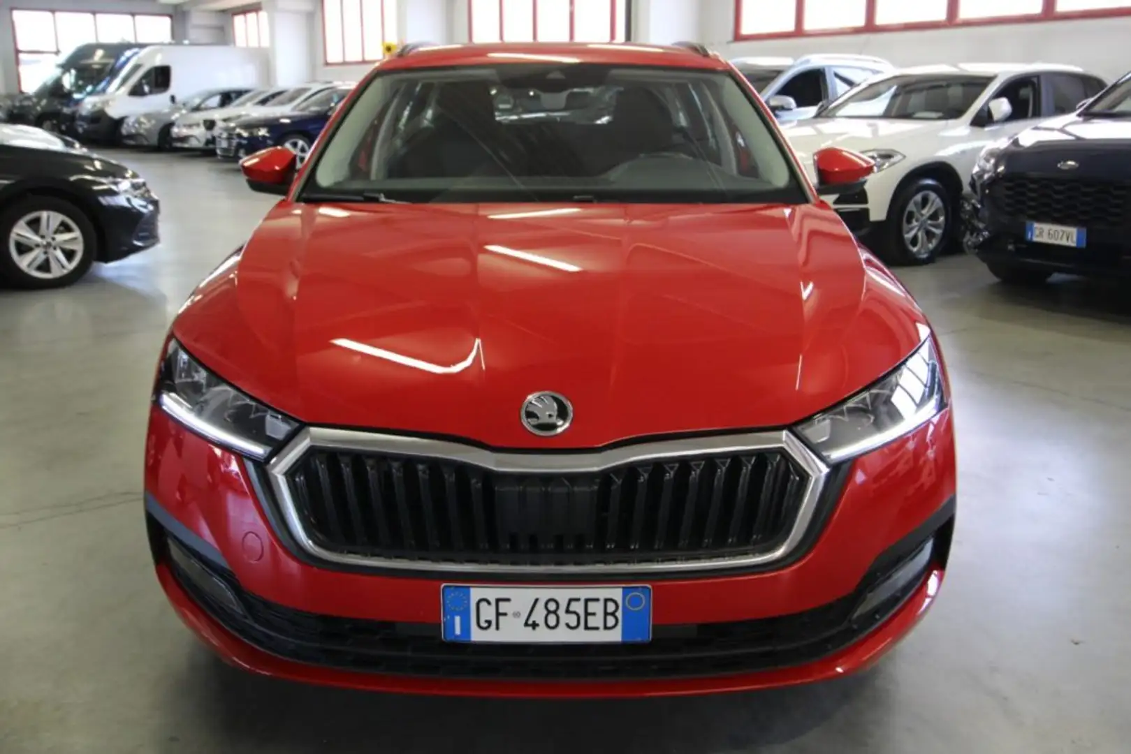 Skoda Octavia 2.0 TDI EVO SCR 150 CV DSG Wagon Ambition Rood - 1