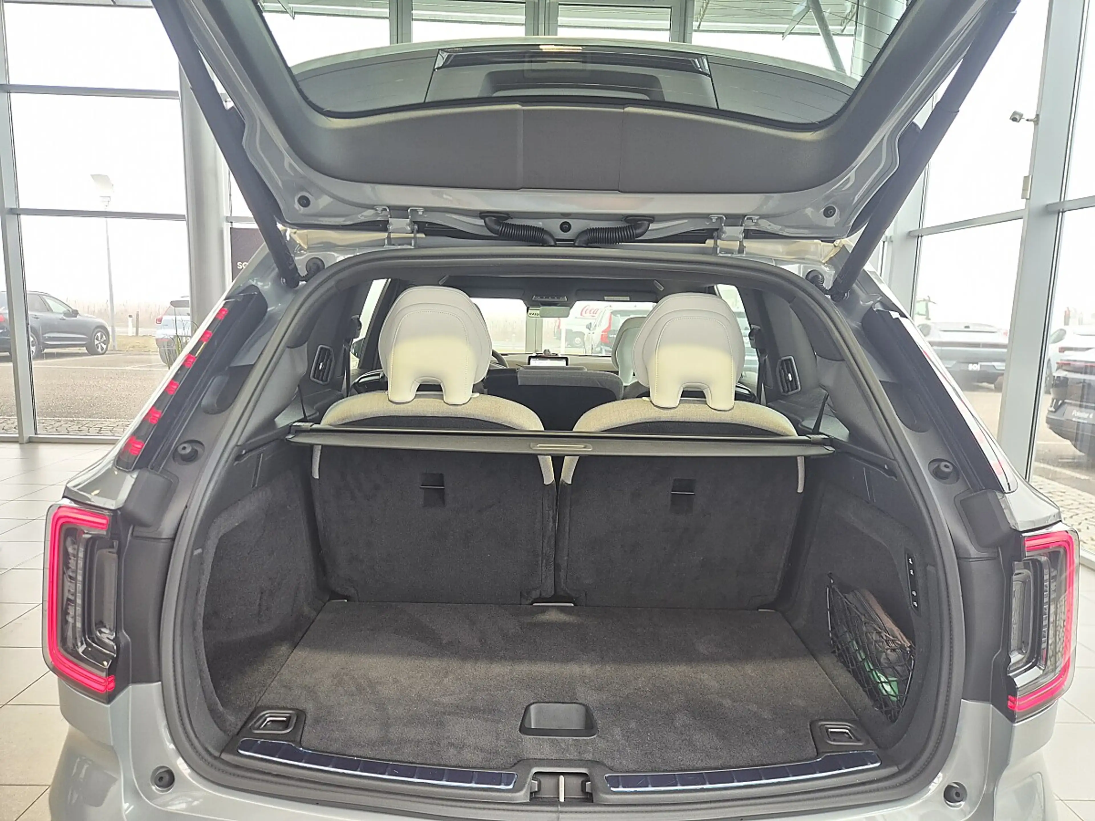 Volvo EX90 Twin Performance AWD 111kWh Ultra — photo 8