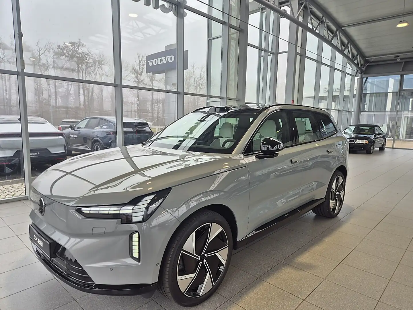 Volvo EX90 Twin Performance AWD 111kWh Ultra Grau - 2