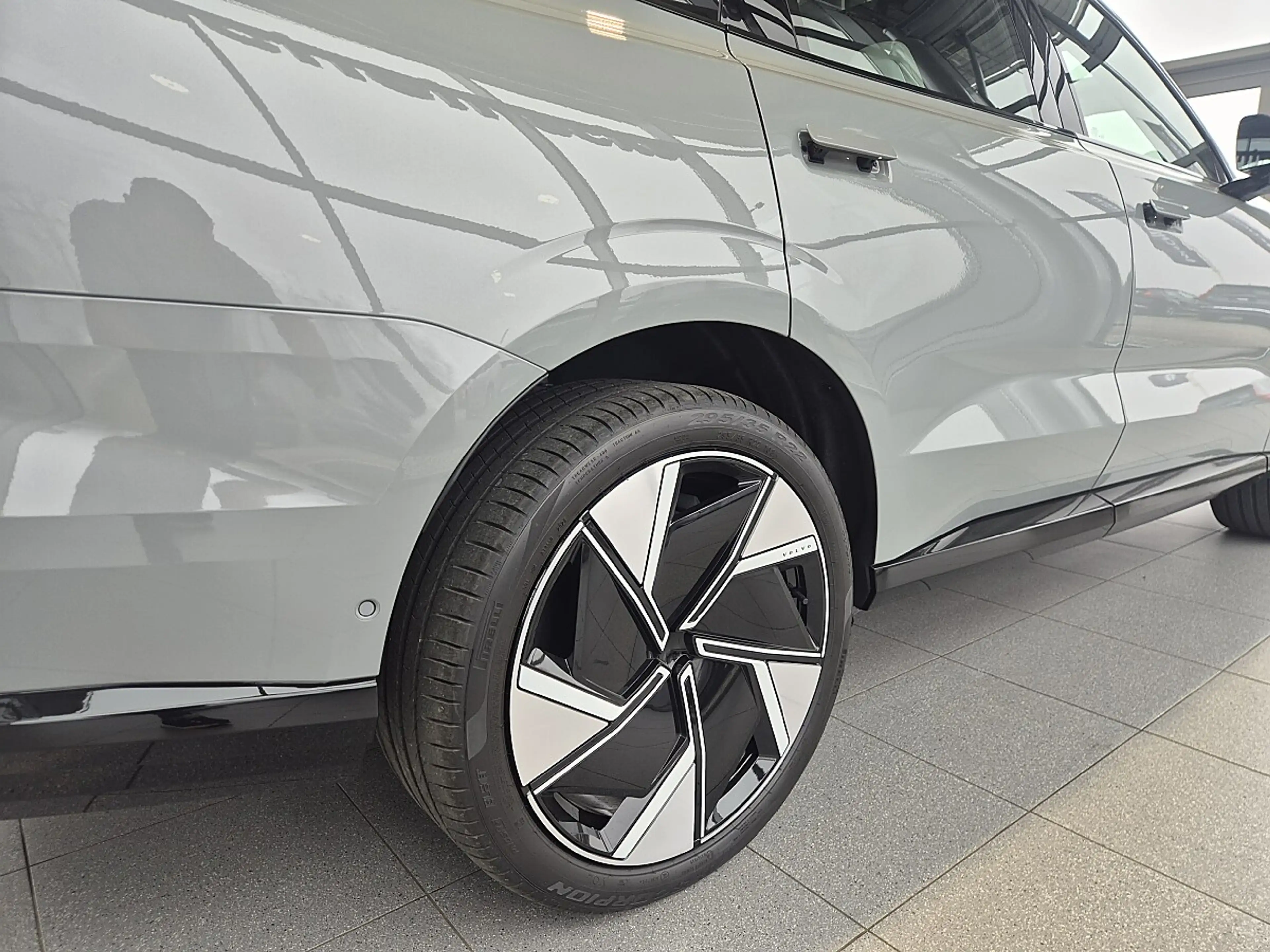 Volvo EX90 Twin Performance AWD 111kWh Ultra — photo 5