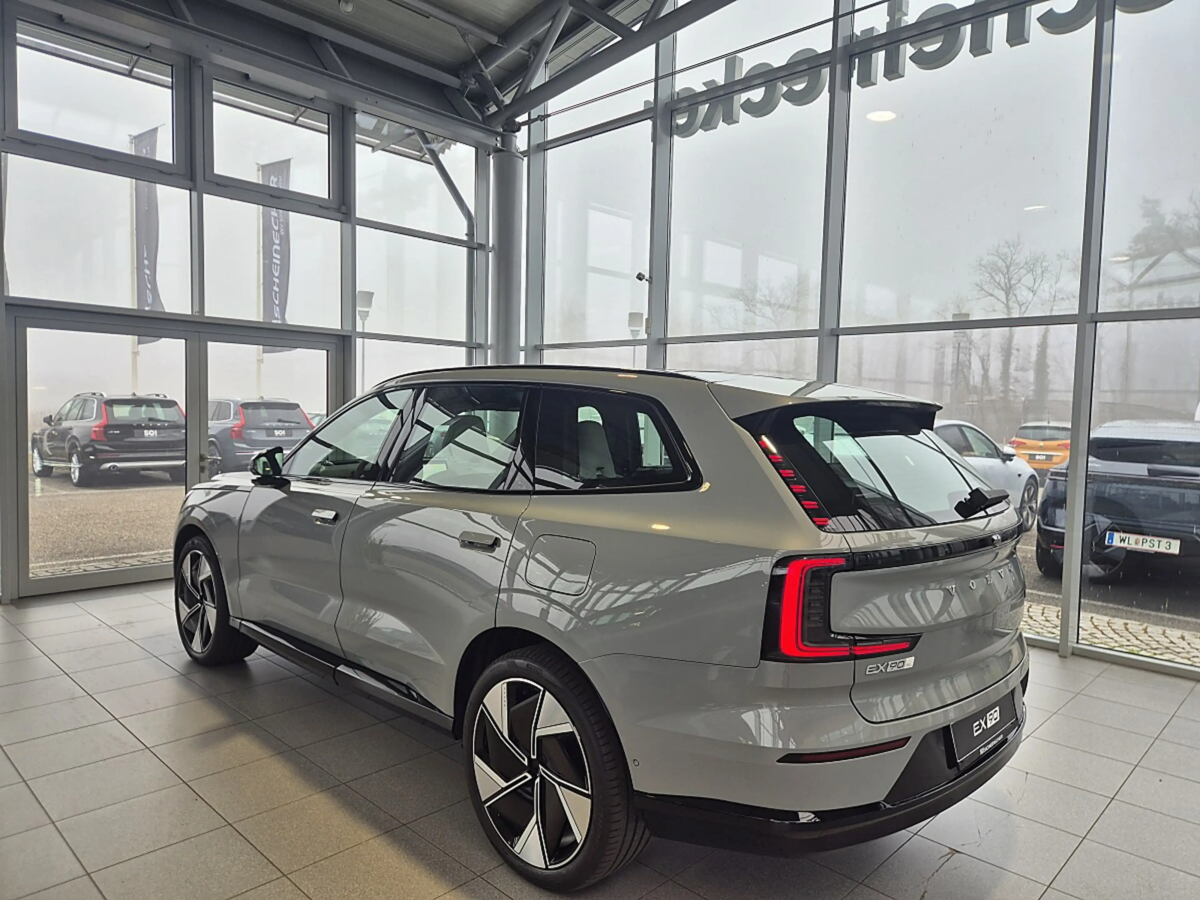 Volvo EX90 Twin Performance AWD 111kWh Ultra — photo 3