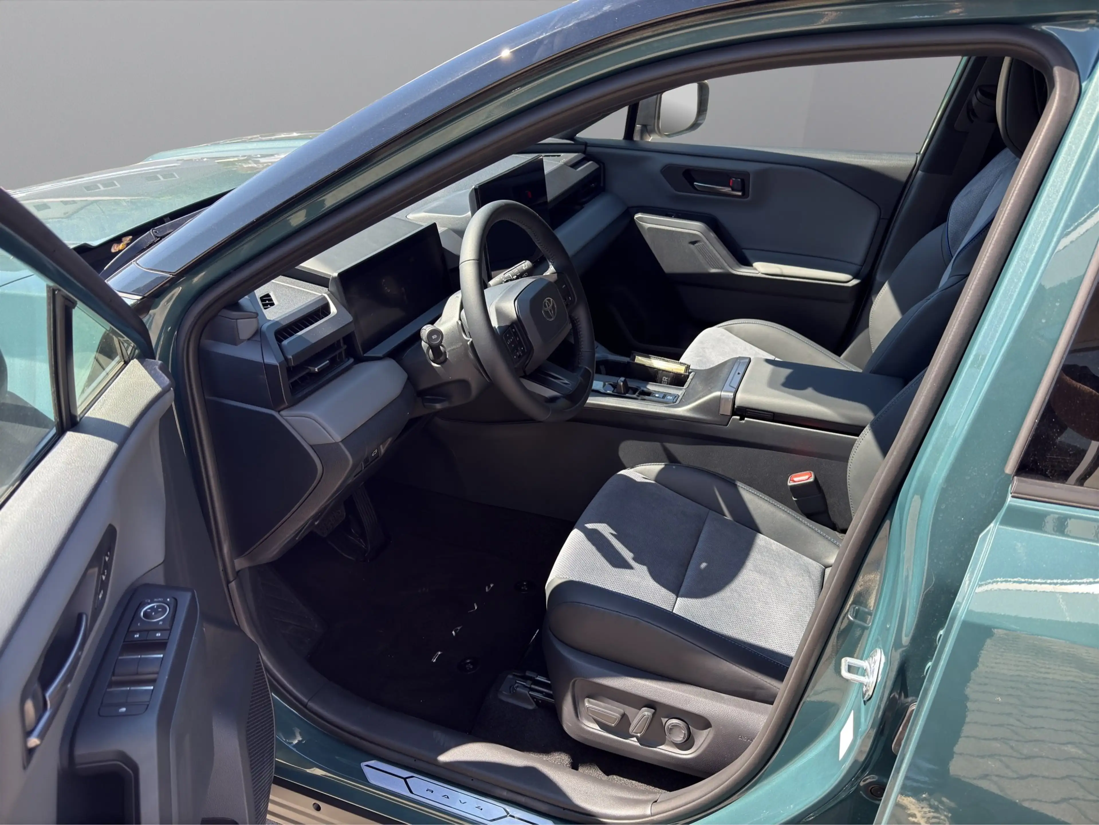 Toyota RAV 4 Style 2.5 Plug-in Hybrid Automatik — photo 10