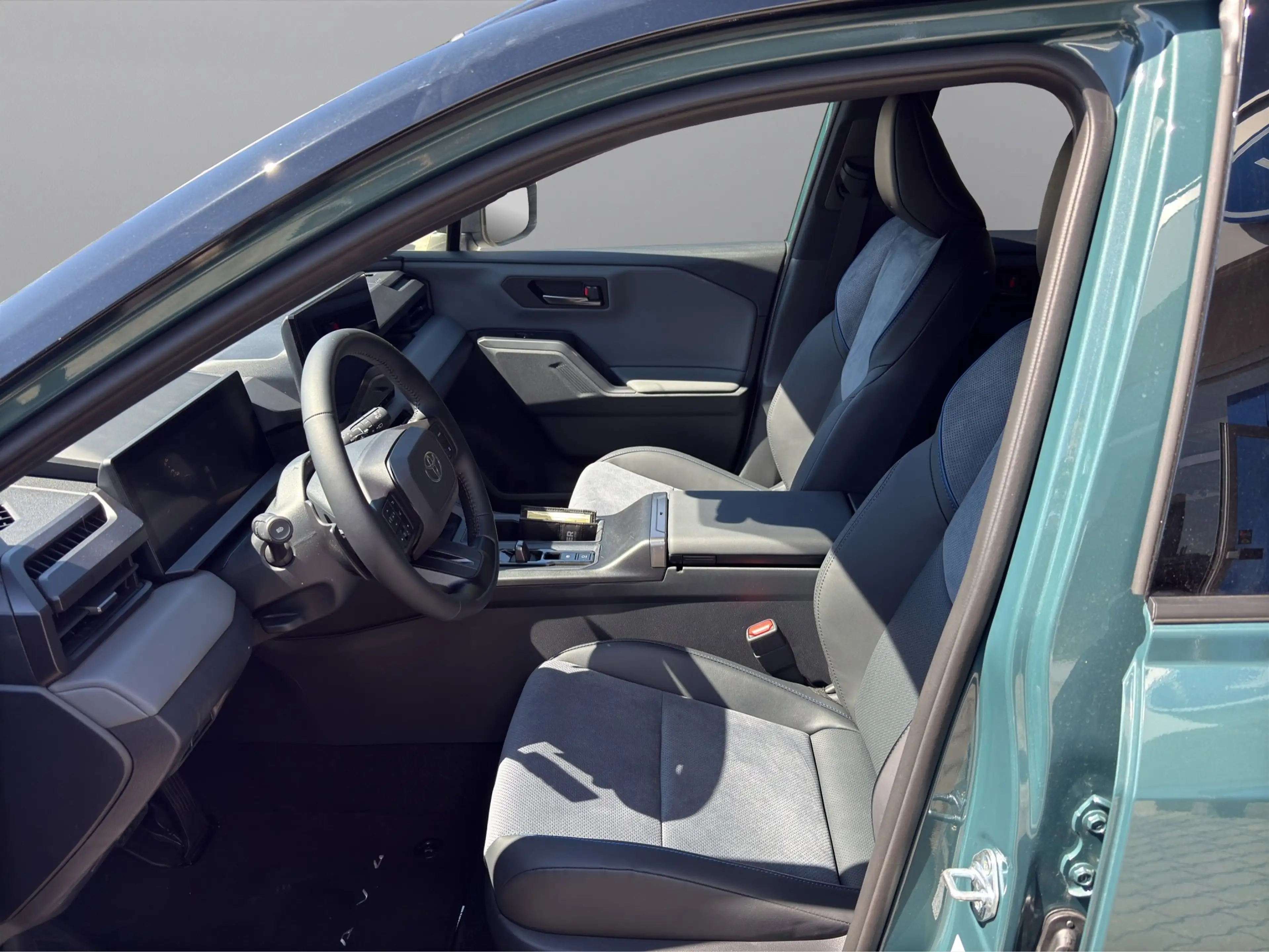 Toyota RAV 4 Style 2.5 Plug-in Hybrid Automatik — photo 12