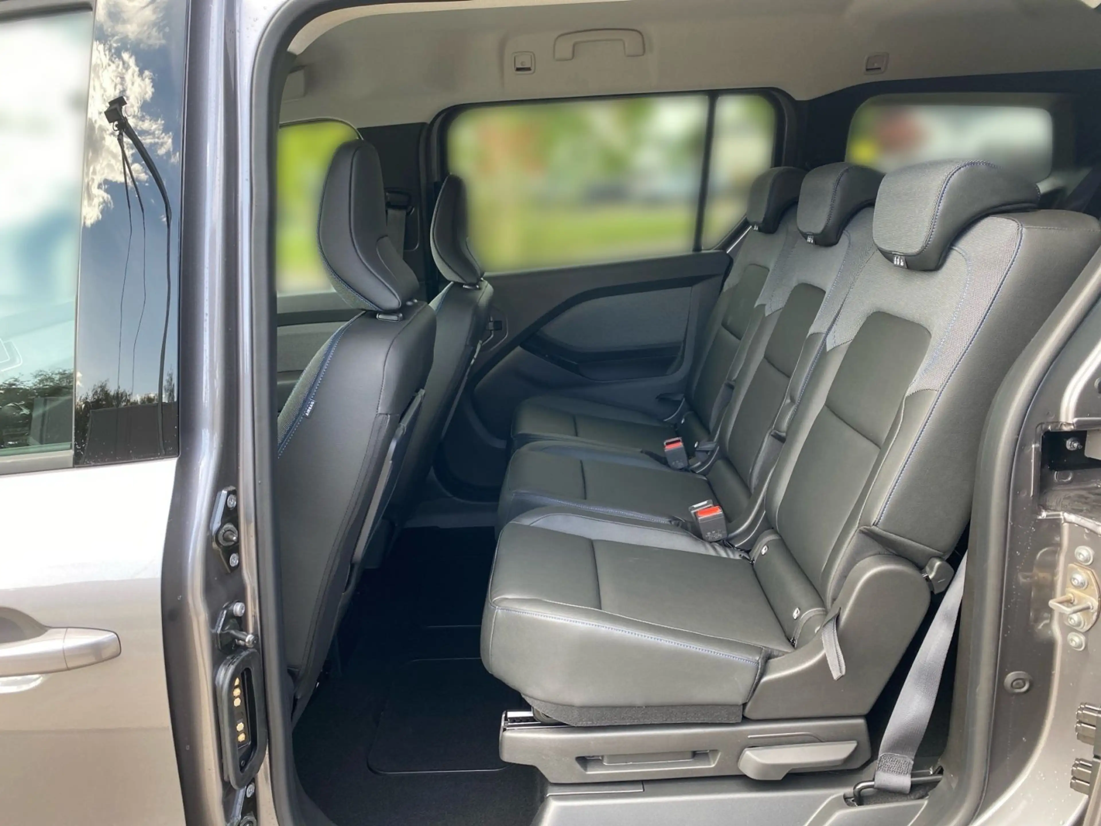 Nissan Townstar Kombi L2 2,3t 130 PS AT Tekna 2ST 7Sitz — photo 12