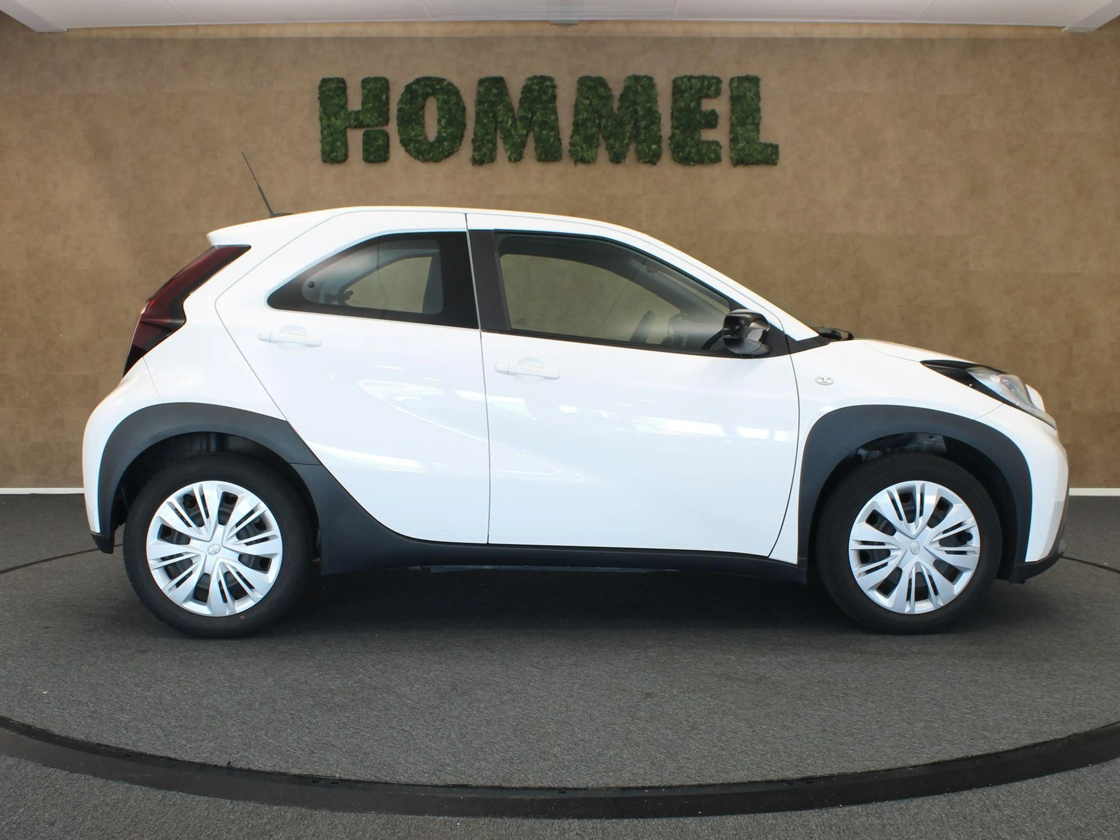 Toyota Aygo X 1.0 VVT-i MT Play - ORIGINEEL NEDERLANDSE AUTO - A — photo 13