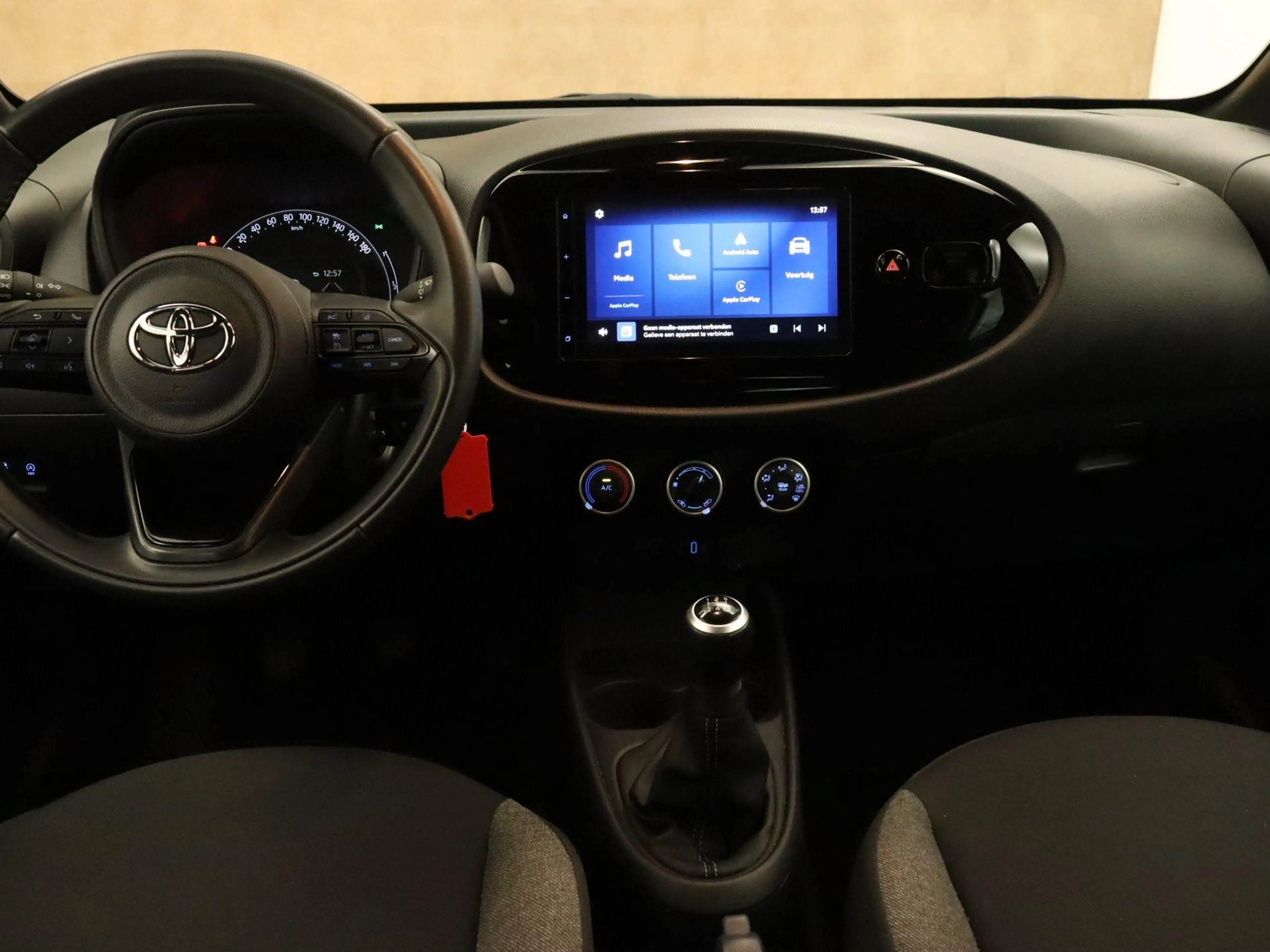 Toyota Aygo X 1.0 VVT-i MT Play - ORIGINEEL NEDERLANDSE AUTO - A — photo 8