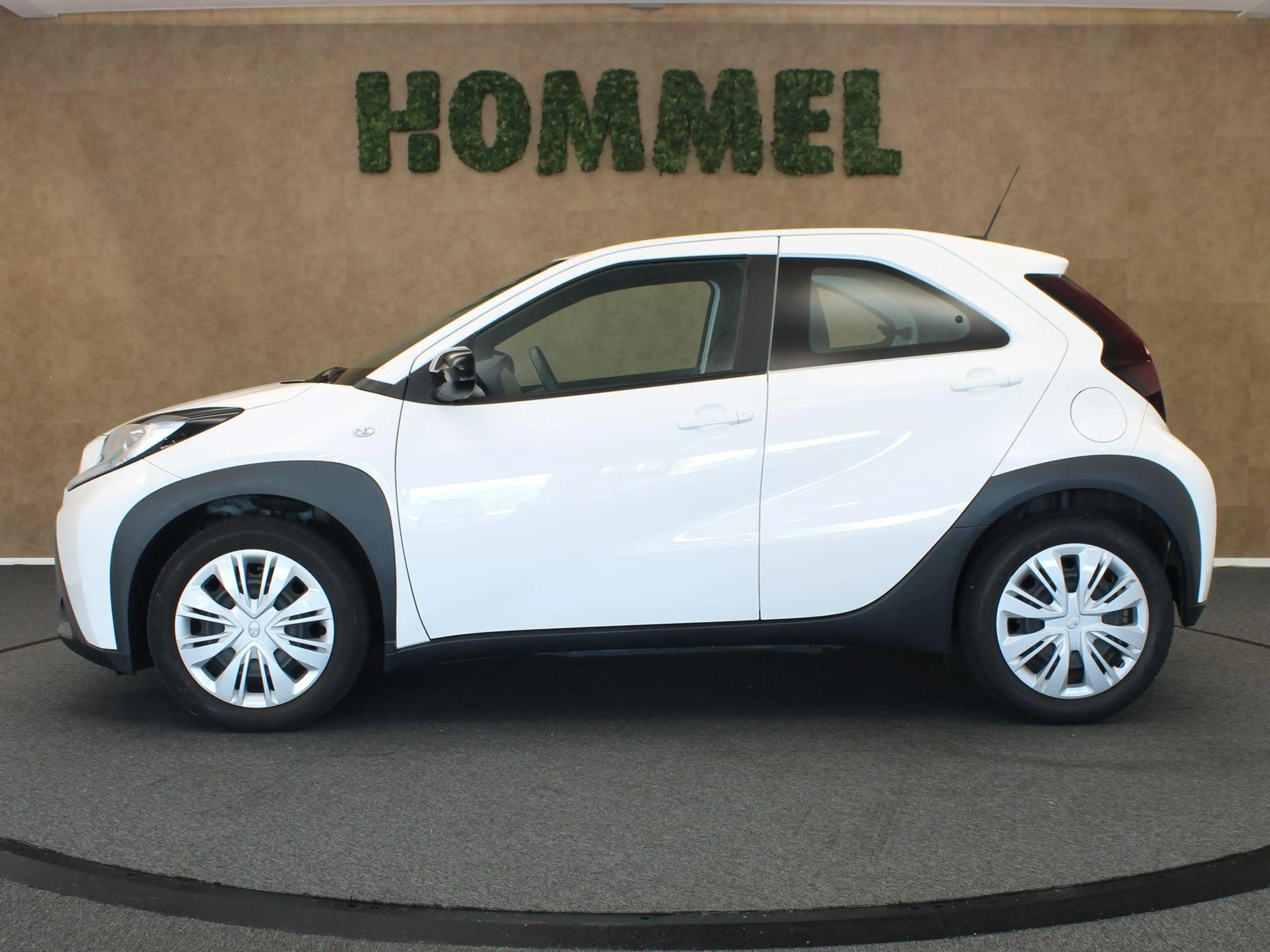 Toyota Aygo X 1.0 VVT-i MT Play - ORIGINEEL NEDERLANDSE AUTO - A — photo 12