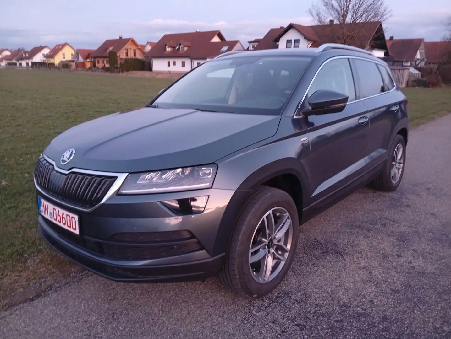 Skoda Karoq Clever*LED*Tempom*Euro 6d*S/Stop* Grau - 2