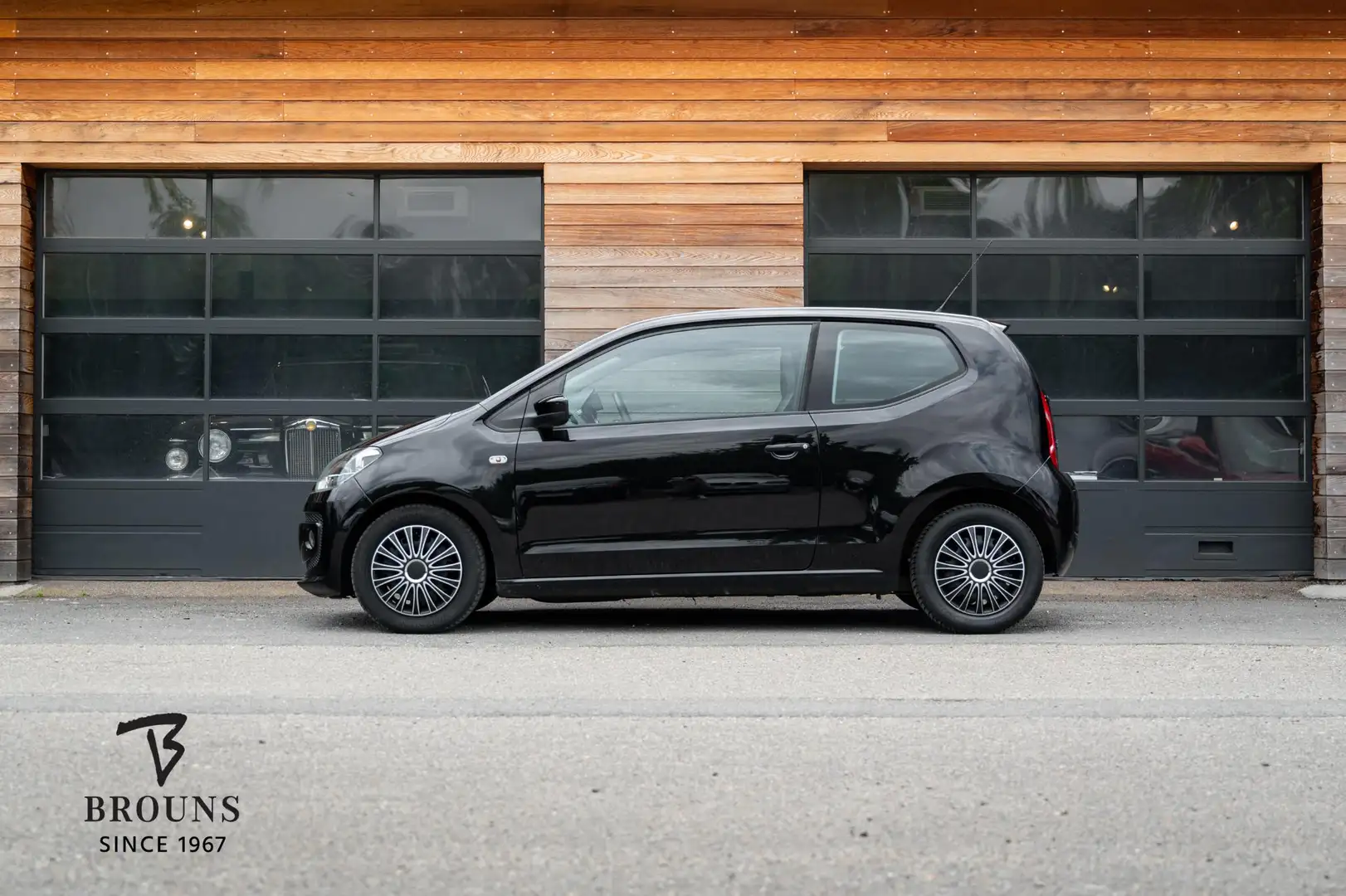 Volkswagen up! 1.0 high up! BlueMotion | 1e. Eigenaar | Airco | N Zwart - 2