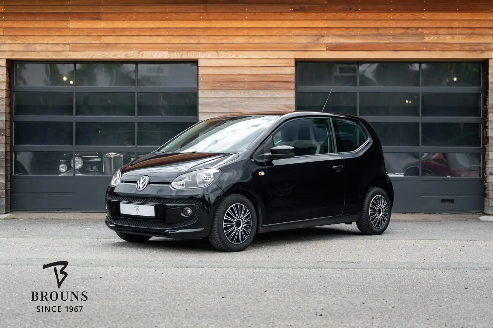 Volkswagen up! 1.0 high up! BlueMotion | 1e. Eigenaar | Airco | N Zwart - 1