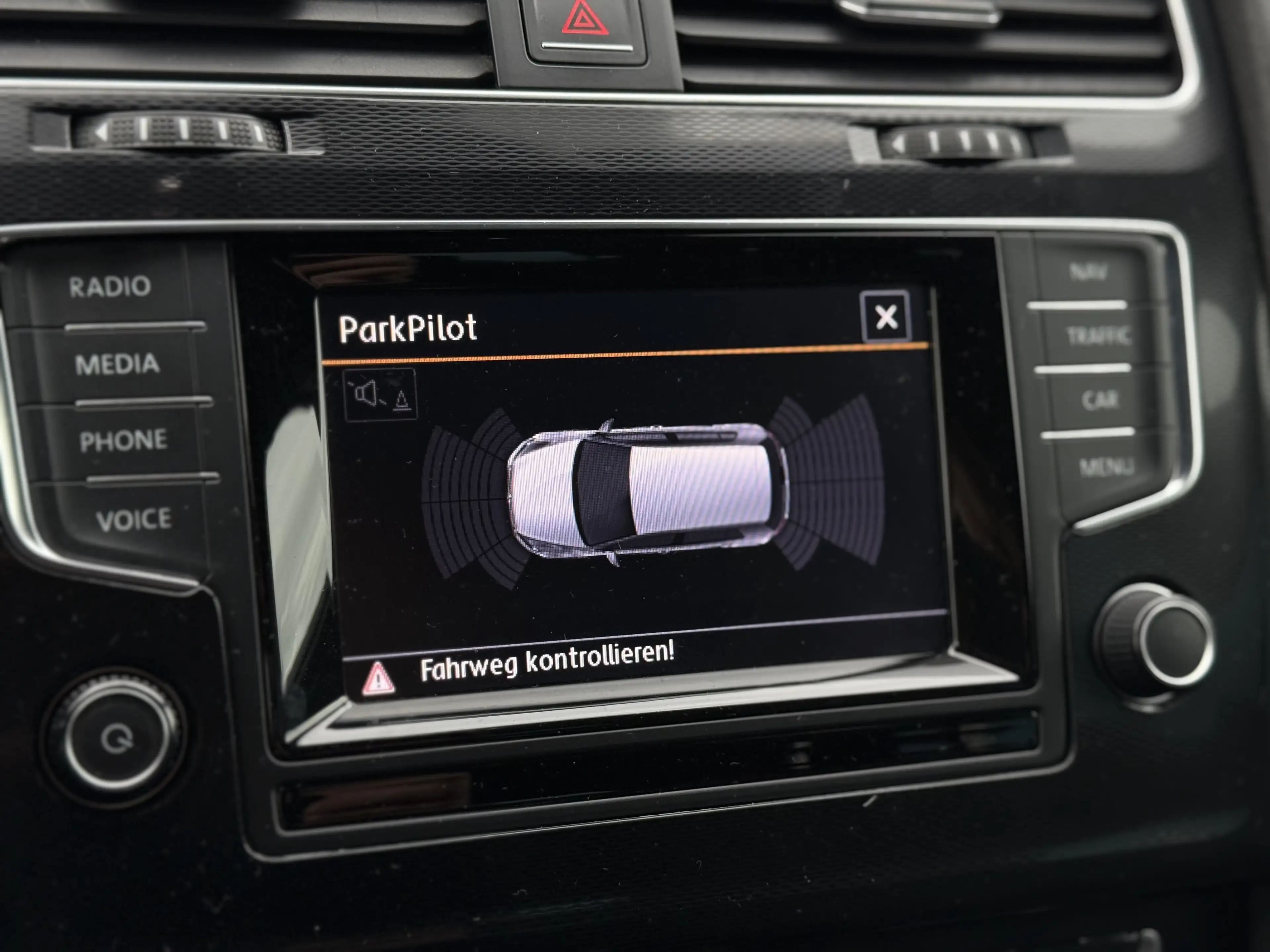Volkswagen Golf GTD 7 / 2.0 TDI 184CH DSG6 / LED / ACTIVE SOUND — photo 14