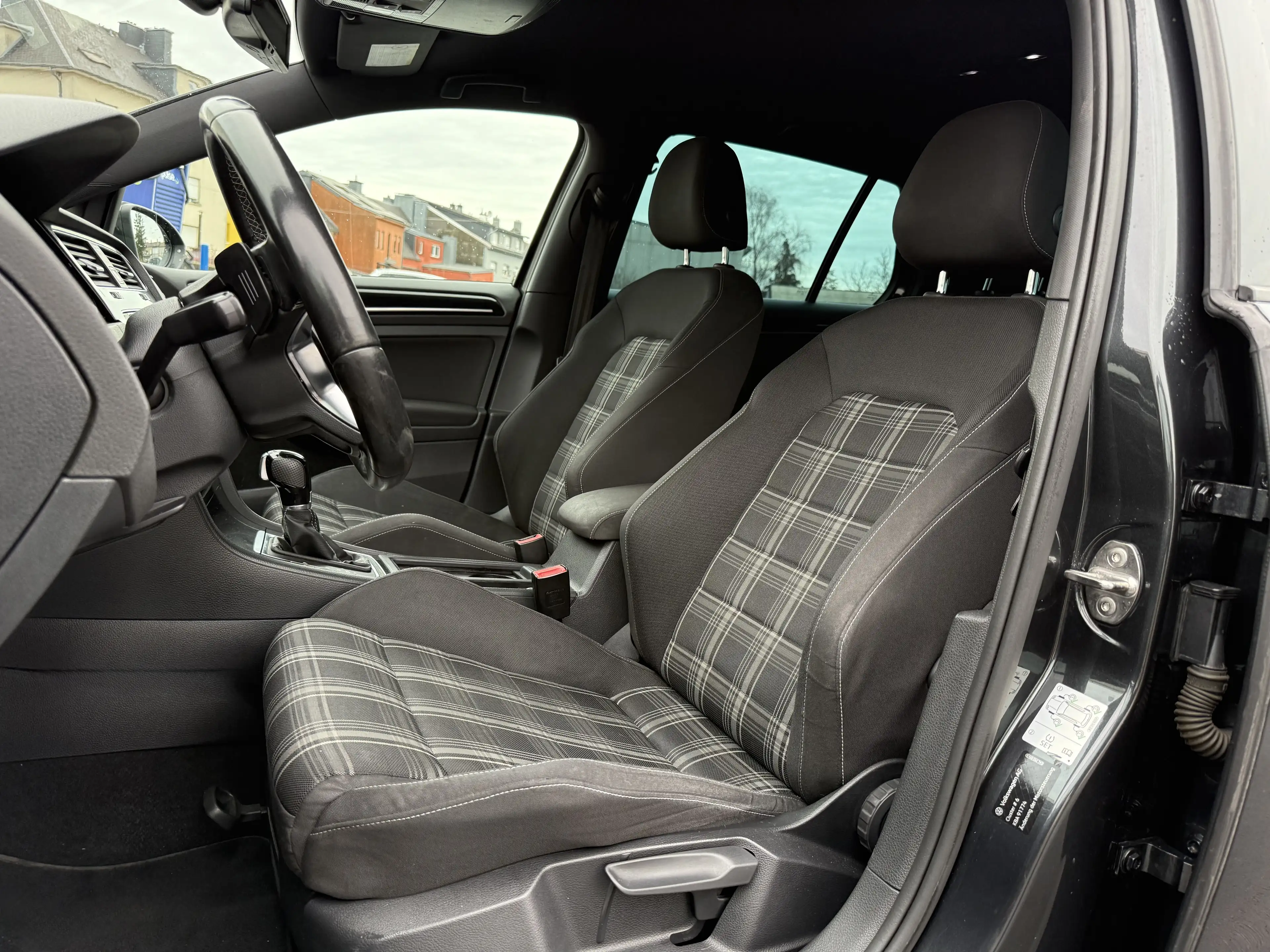 Volkswagen Golf GTD 7 / 2.0 TDI 184CH DSG6 / LED / ACTIVE SOUND — photo 15