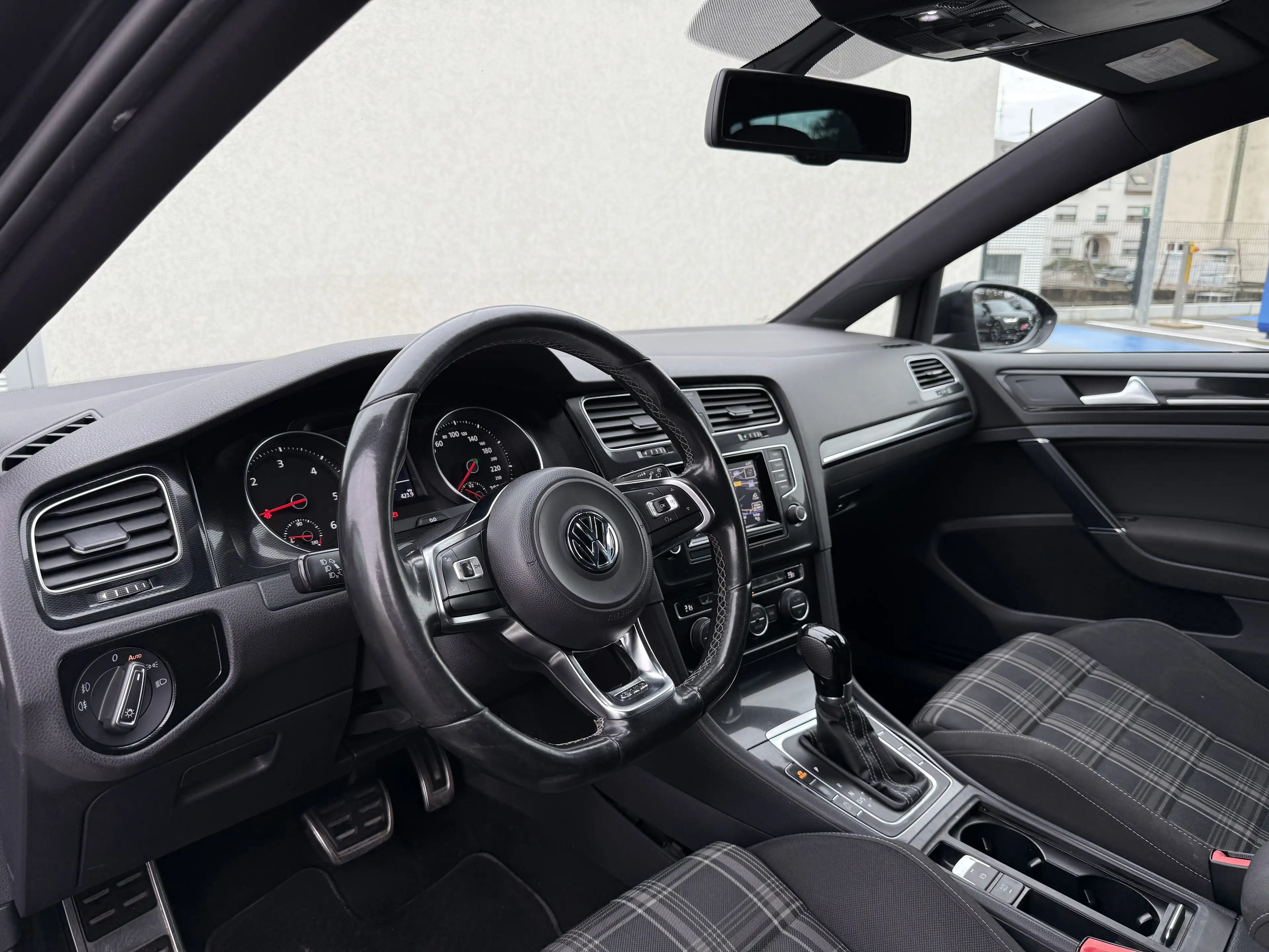 Volkswagen Golf GTD 7 / 2.0 TDI 184CH DSG6 / LED / ACTIVE SOUND — photo 8