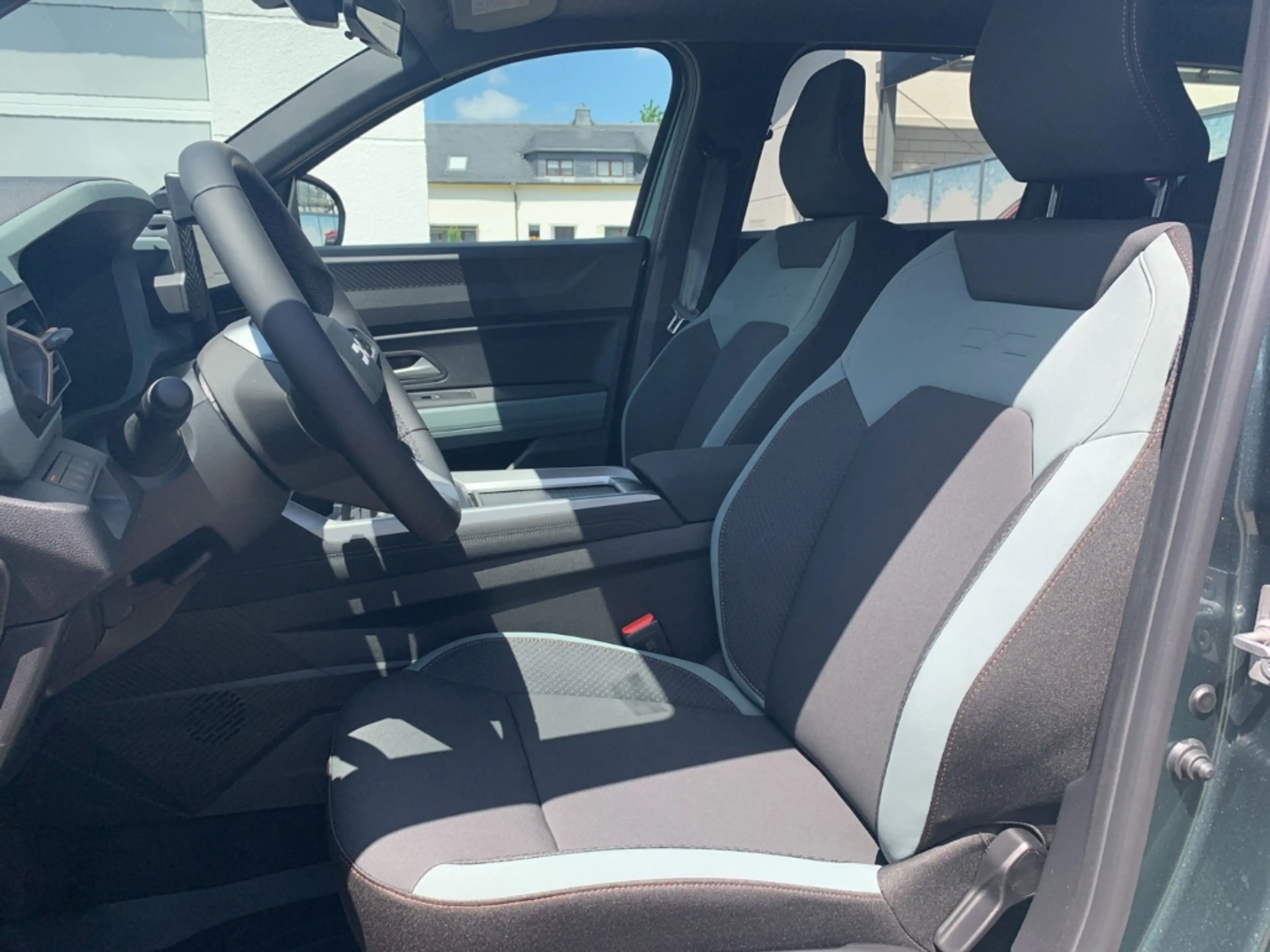 Dacia Bigster EXTREME HYBRID 155 Extreme PANO+SHZ+NAVI+KAMERA — photo 9