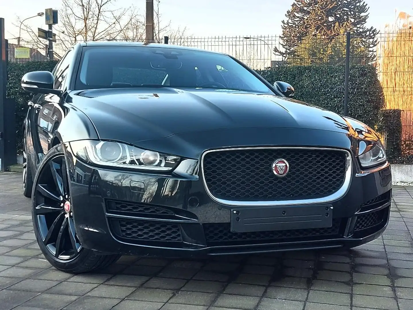 Jaguar XE 2.0t Prestige Sport ** 2019 ** 112000km ** Zwart - 2