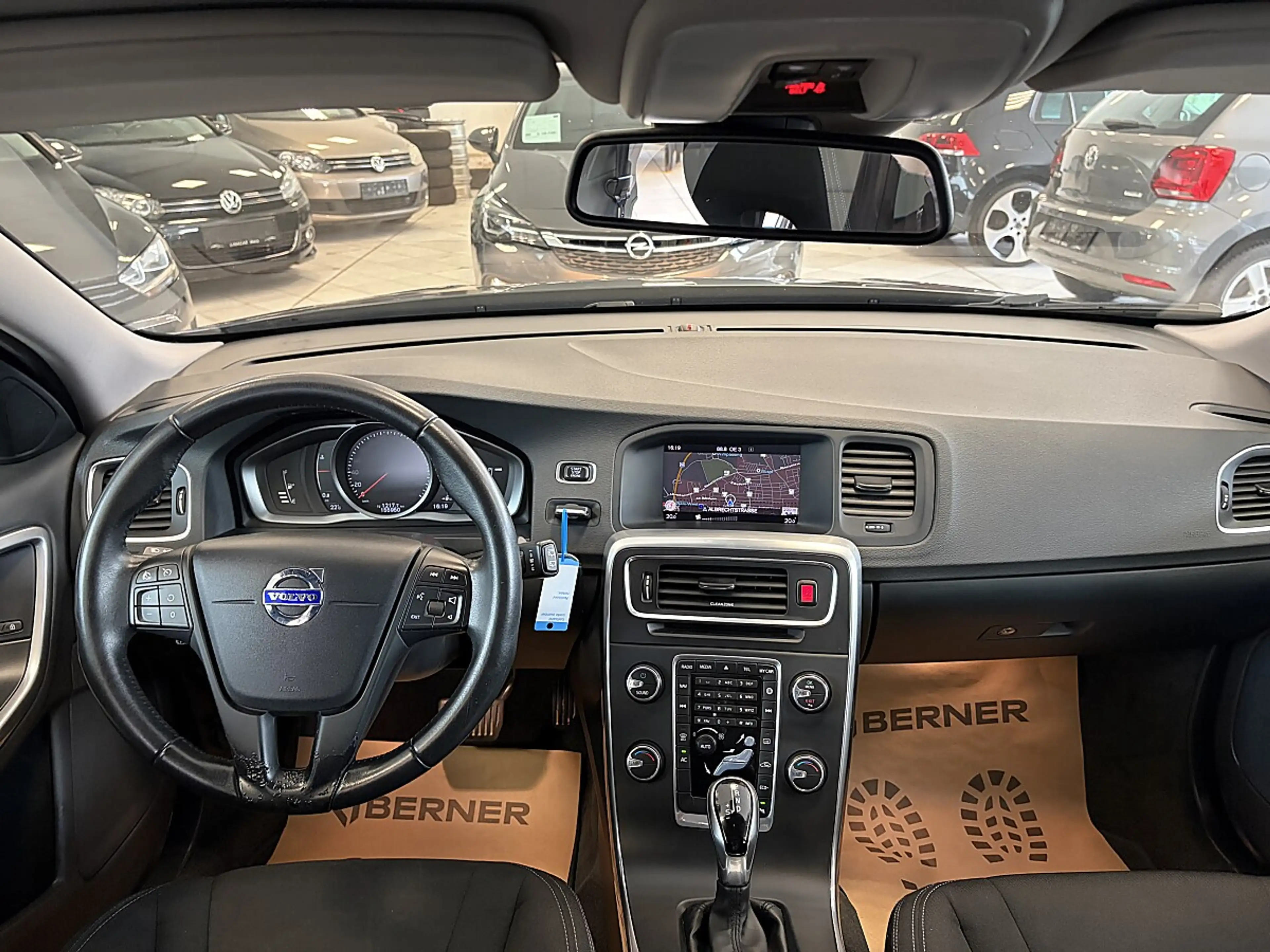 Volvo V60 D2 Kinetic Geartronic — photo 15