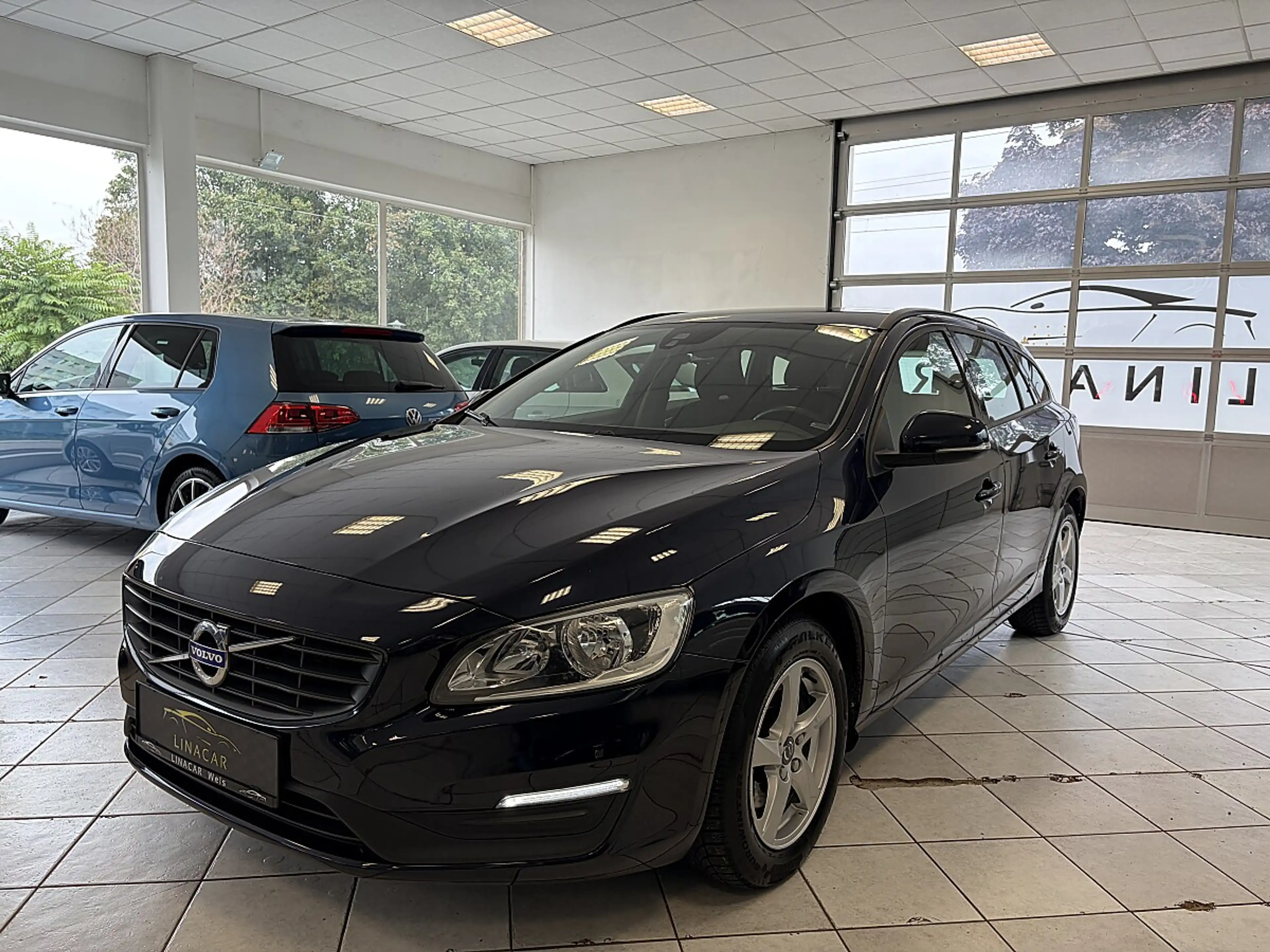 Volvo V60 D2 Kinetic Geartronic — photo 6