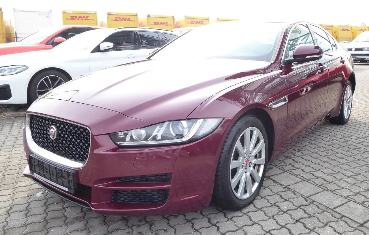 Jaguar XE