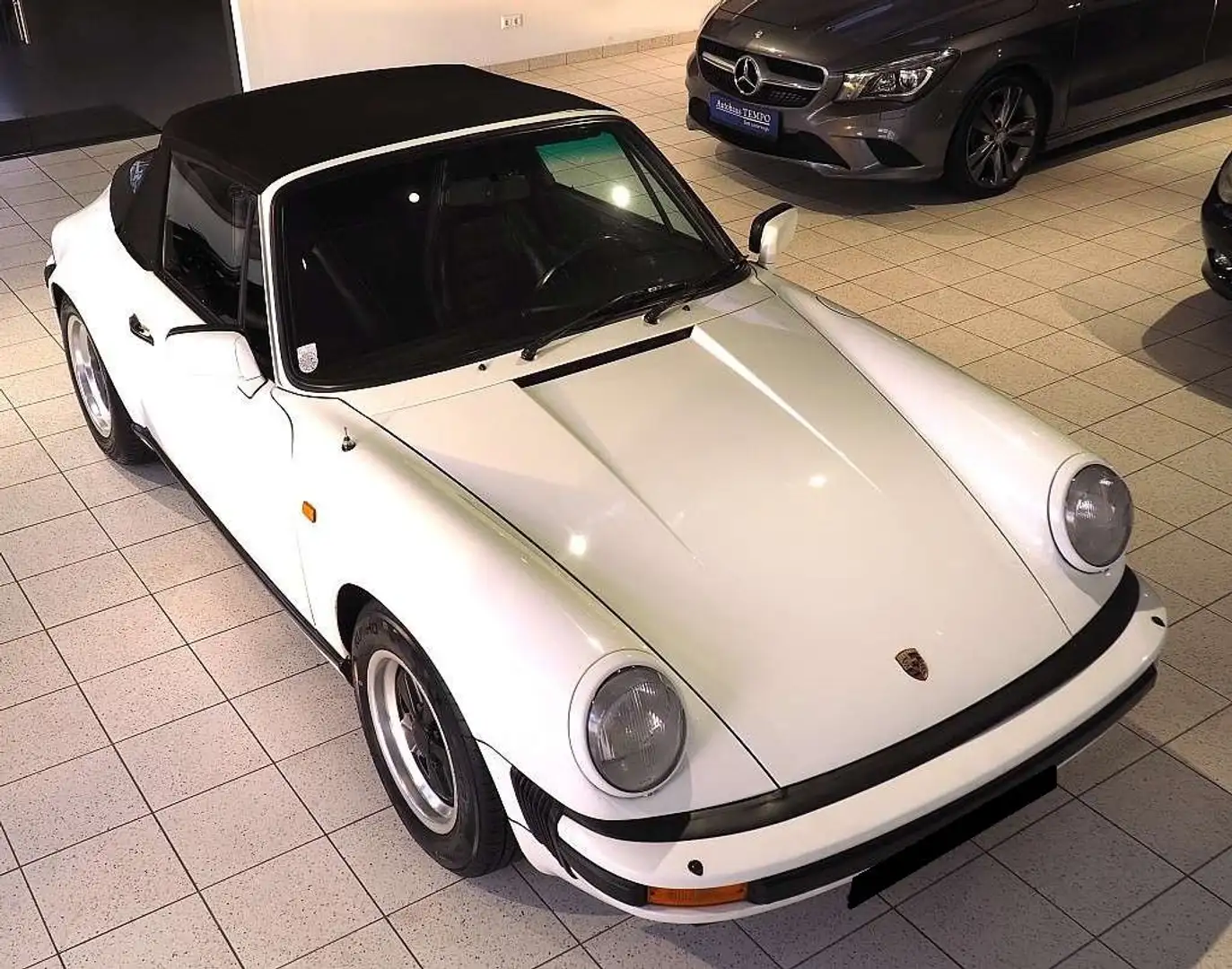 Porsche 911 Carrera Cabriolet Белый - 2