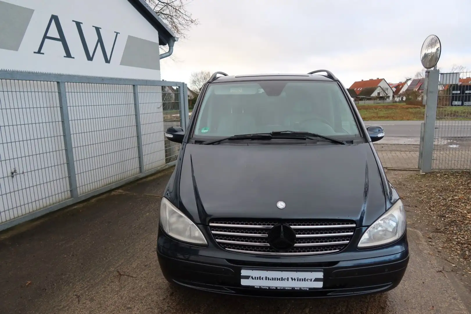 Mercedes-Benz Viano 3.0 CDI kompakt|Automatik|Leder|Tempomat Černá - 2