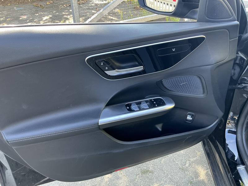 Mercedes-Benz C 200 Avantgarde R.Cam Navi Ambiente AHK SHZ LED — photo 6