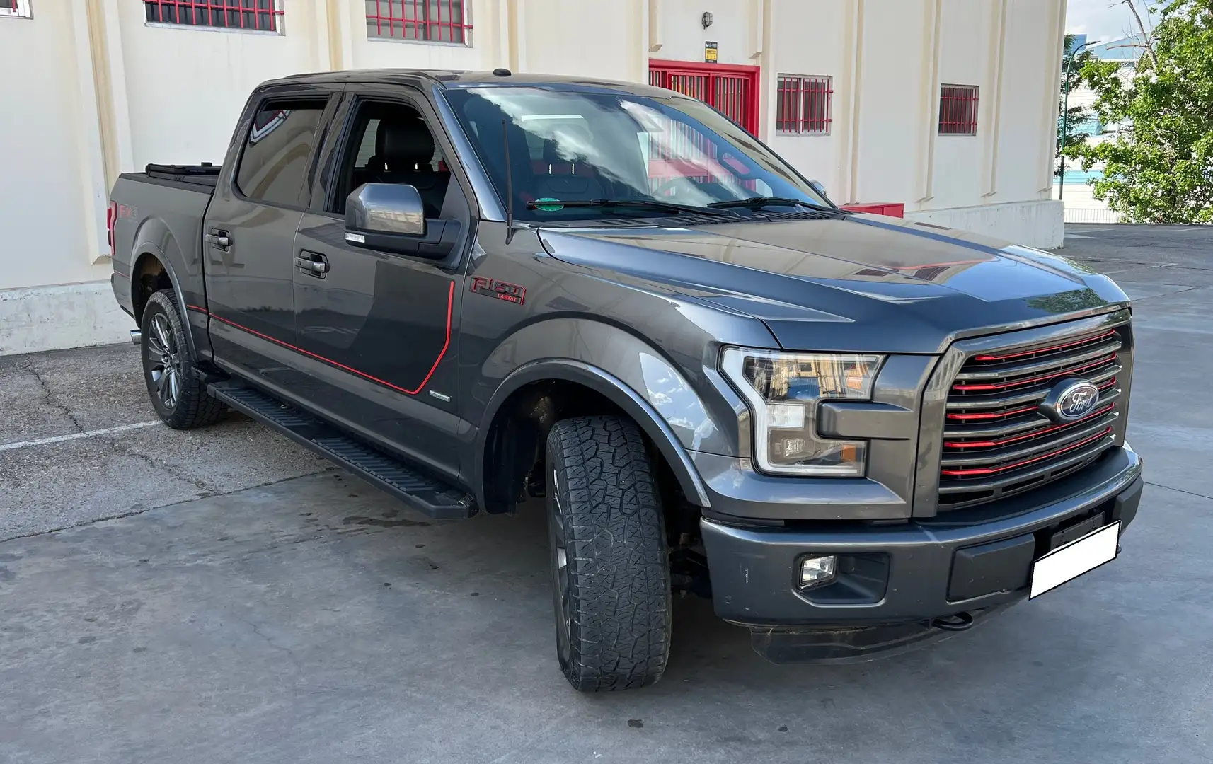 Ford F 150 Lariat FX4 Sport Special Edition Gris - 1